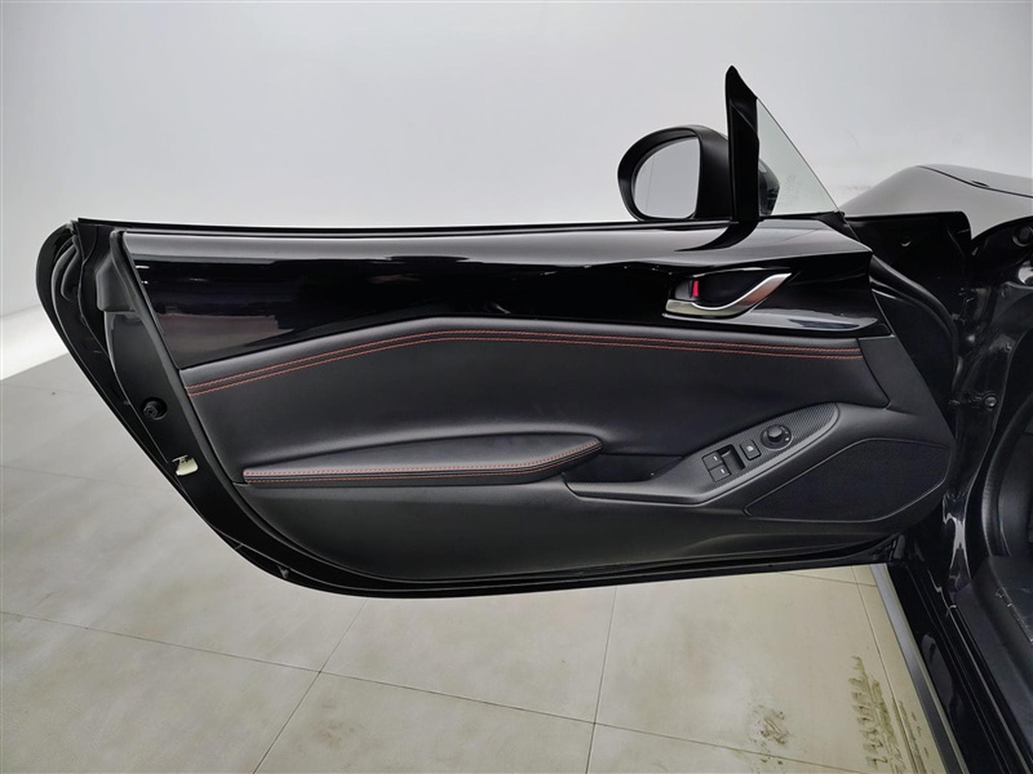 Mazda MX-5 2.0i Skyactiv-G Kazari Cabrio*NAV/F.LED/CUIR/CAM/BOSE HIFI* (2022) - Foto 16