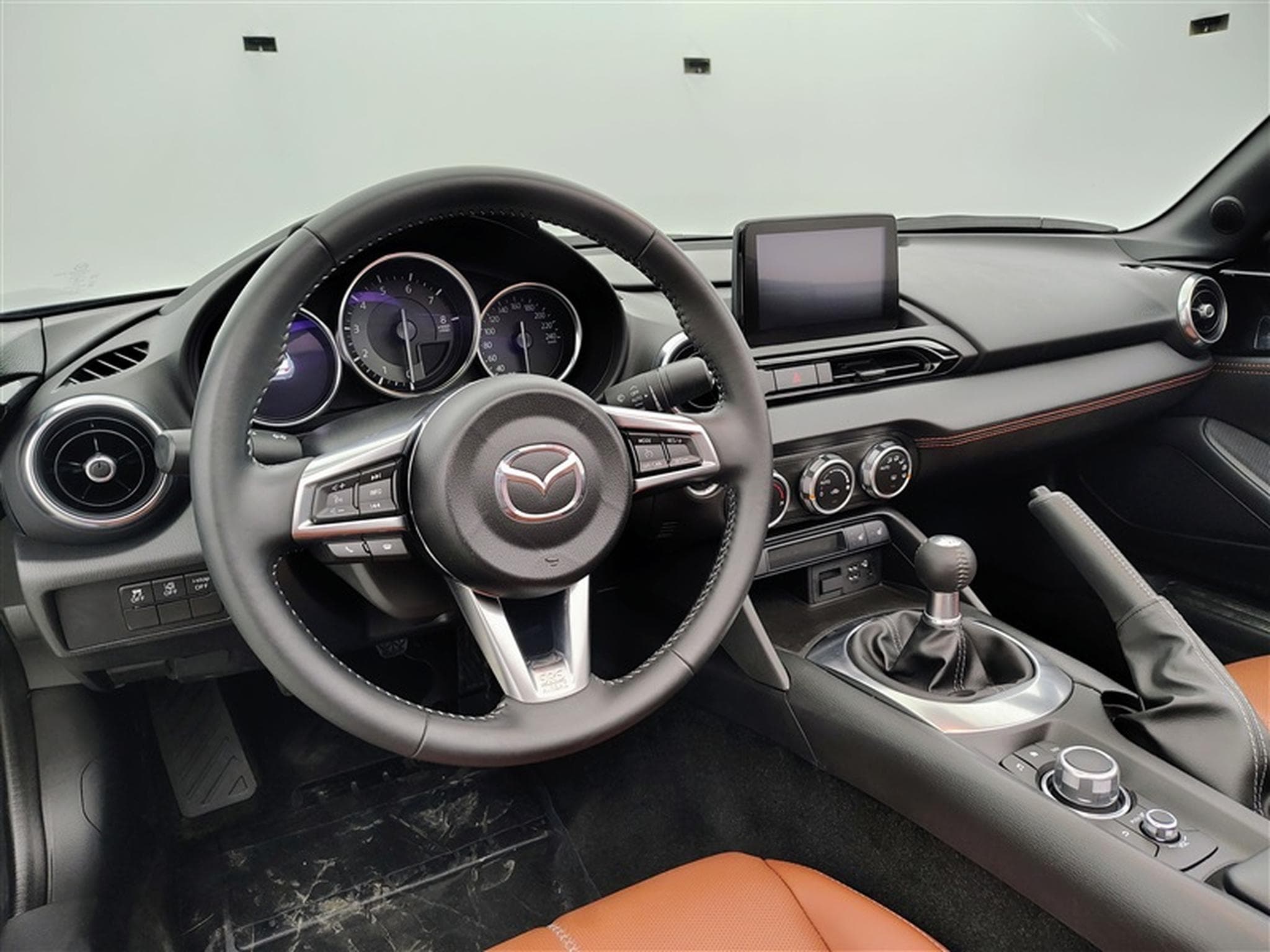 Mazda MX-5 2.0i Skyactiv-G Kazari Cabrio*NAV/F.LED/CUIR/CAM/BOSE HIFI* (2022) - Foto 8
