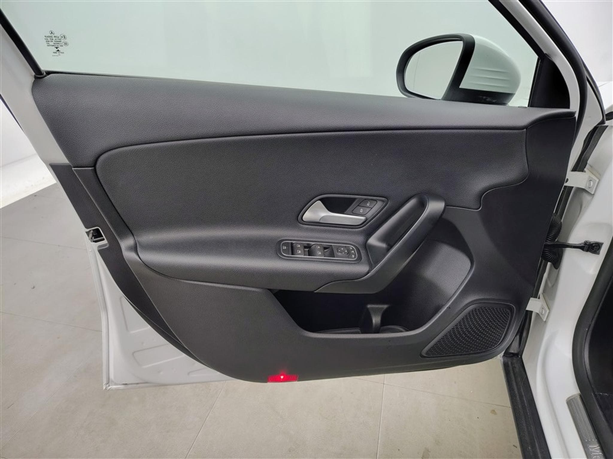 Mercedes A 160 A 160 Business NAVI/PDC AV AR (2022) - Photo 17