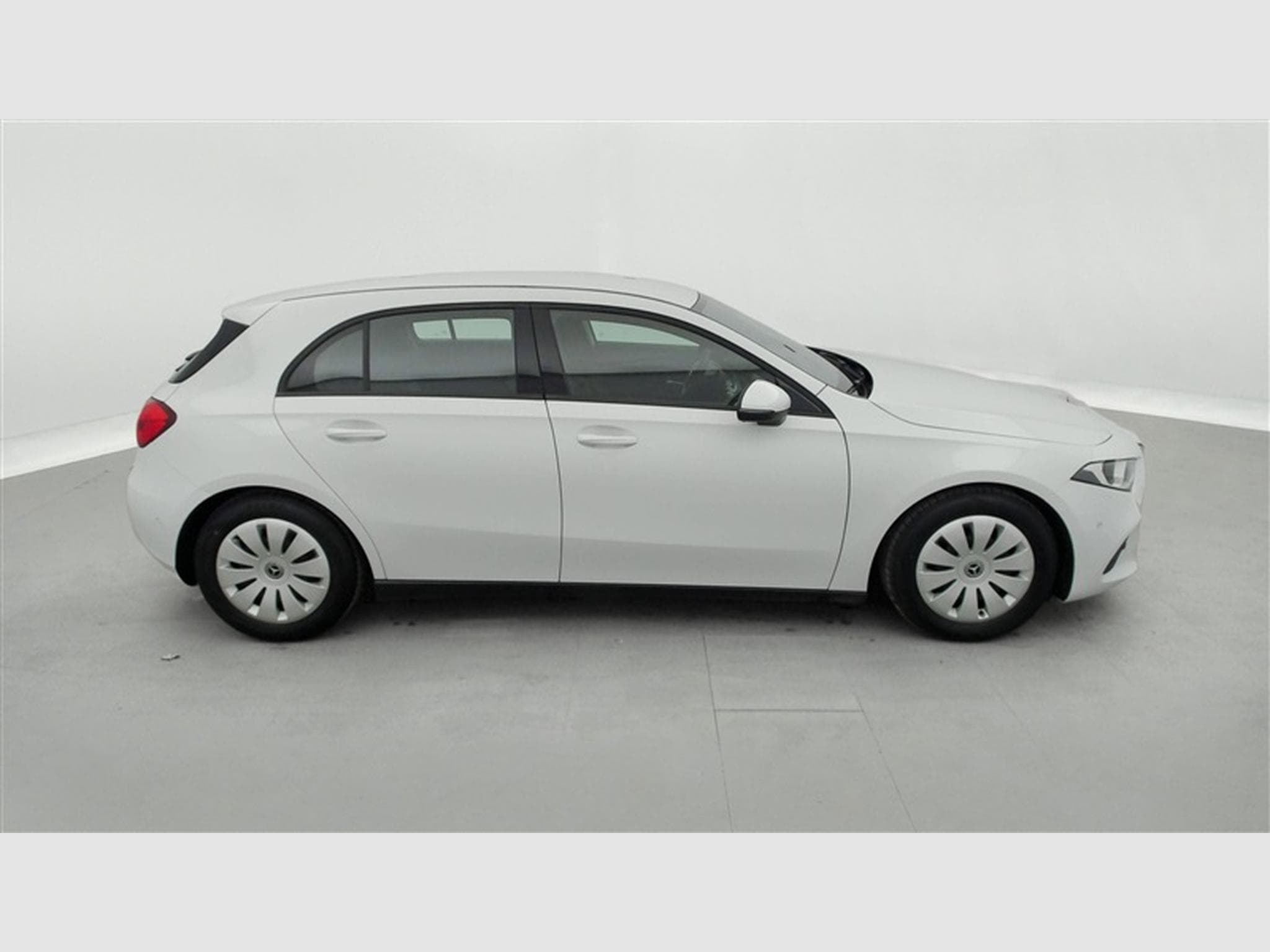 Mercedes A 160 A 160 Business NAVI/PDC AV AR (2022) - Photo 24