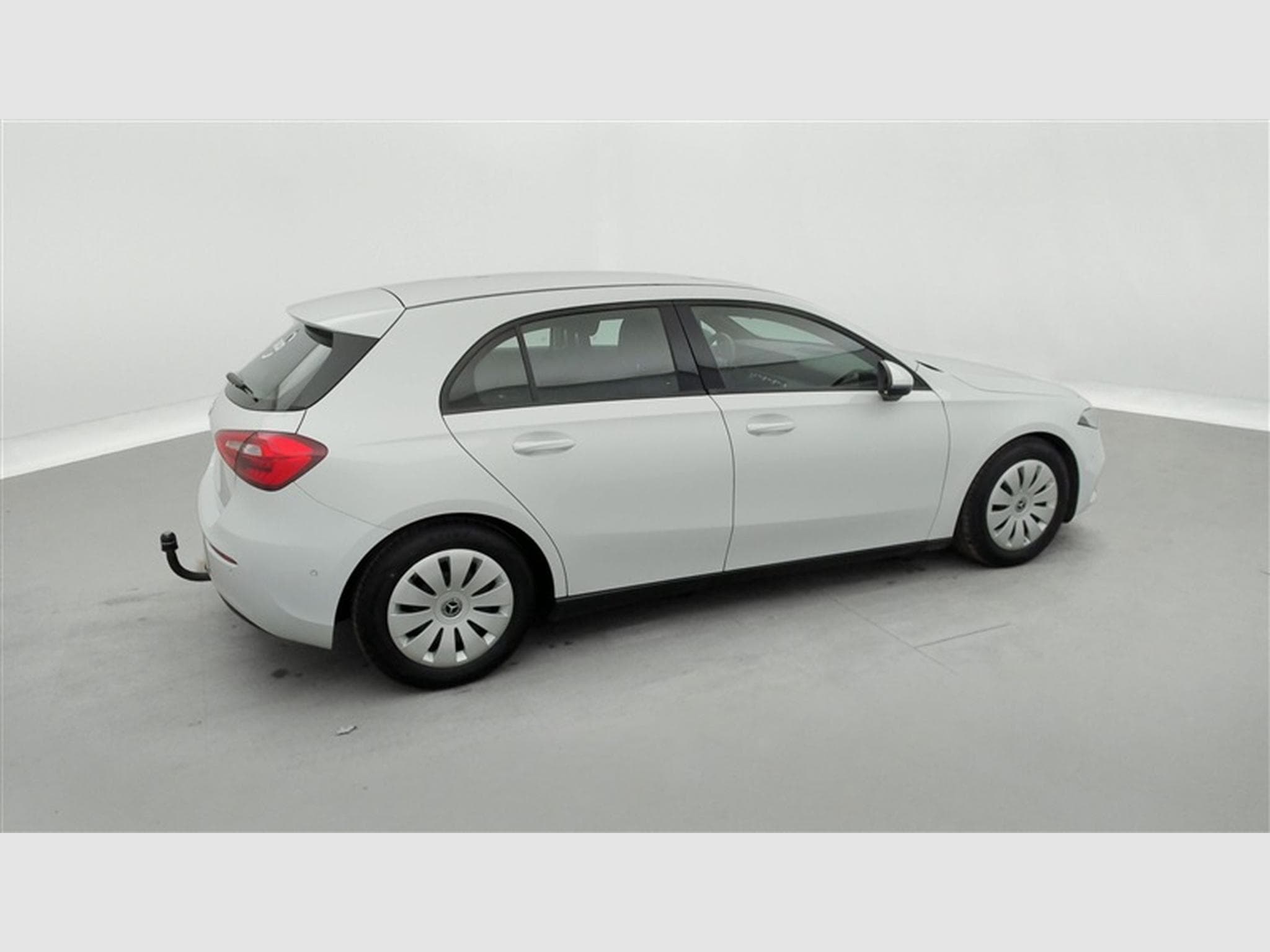 Mercedes A 160 A 160 Business NAVI/PDC AV AR (2022) - Photo 25