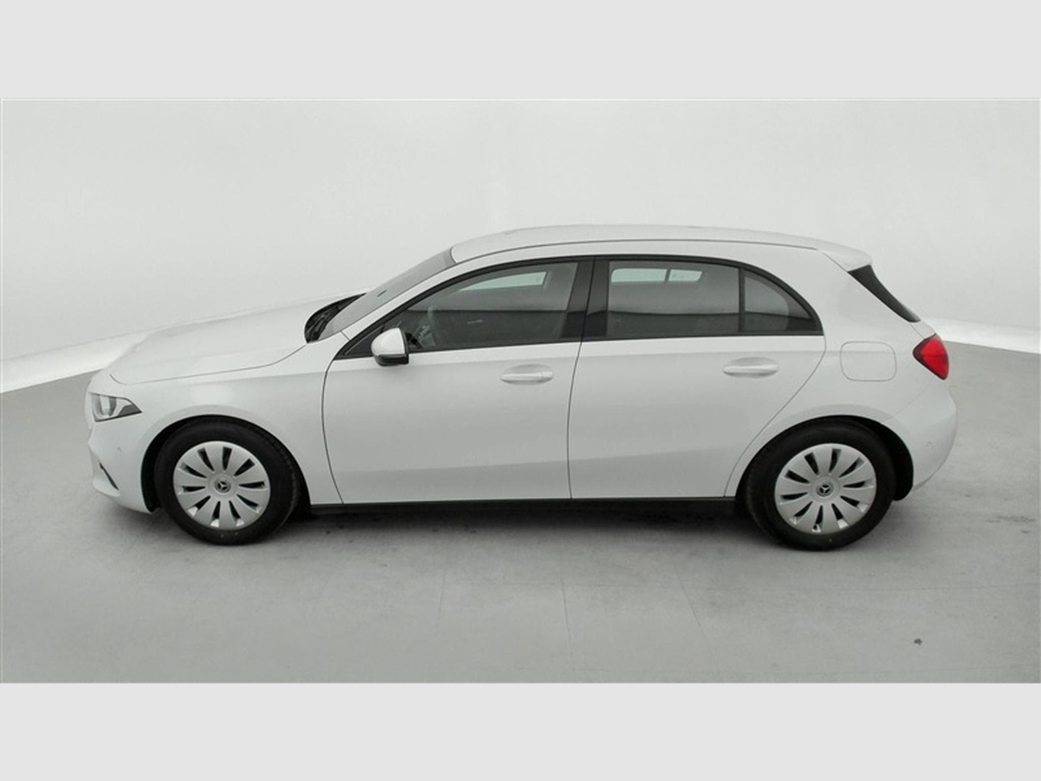 Mercedes A 160 A 160 Business NAVI/PDC AV AR (2022) - Photo 3