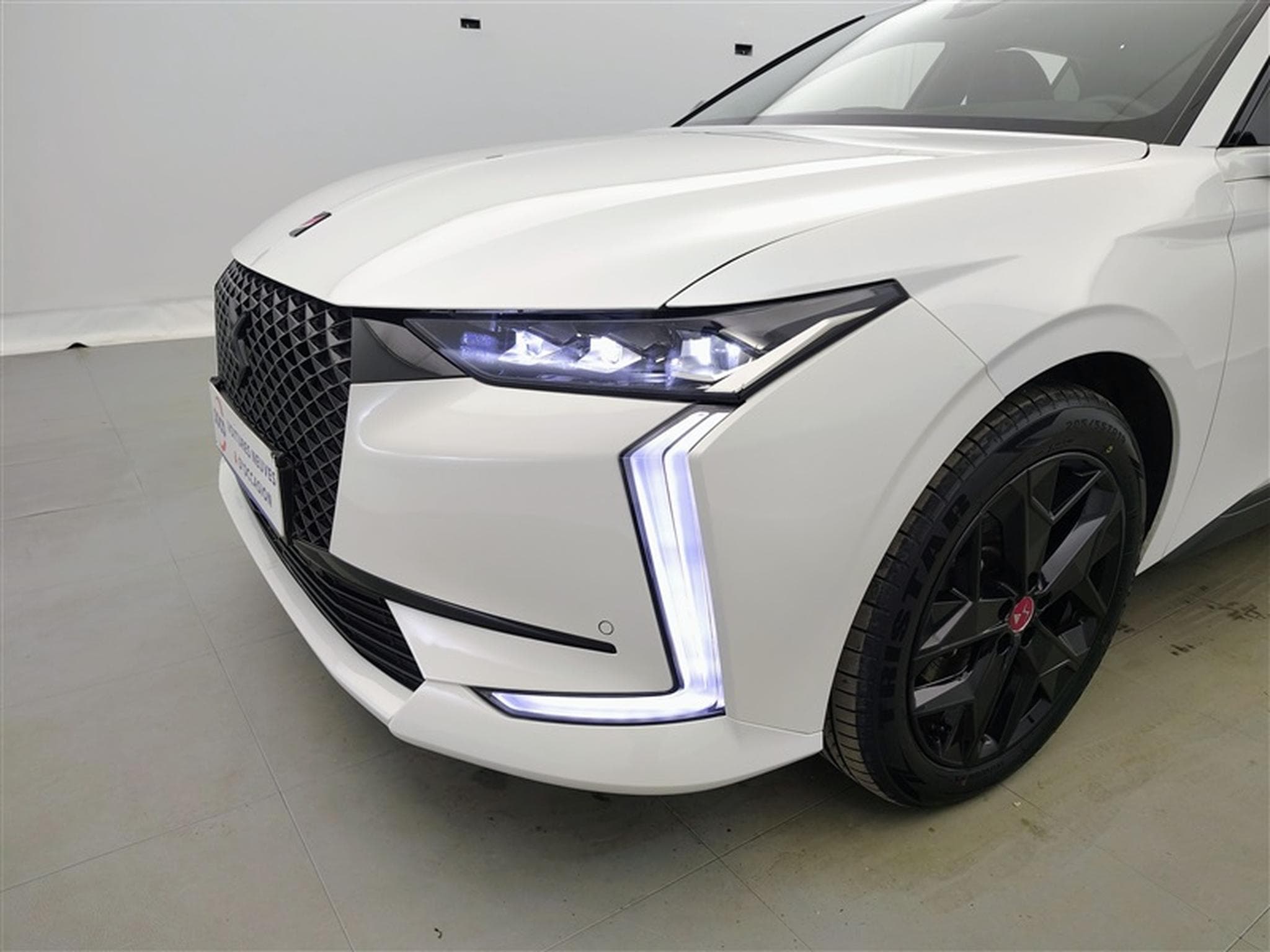 DS Automobiles DS4 Hybrid E-Tense EAT8 Performance Line + (2023) - Photo 15