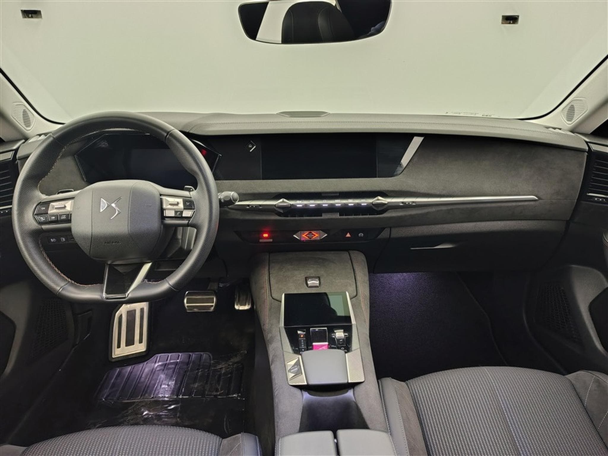 DS Automobiles DS4 Hybrid E-Tense EAT8 Performance Line + (2023) - Photo 8