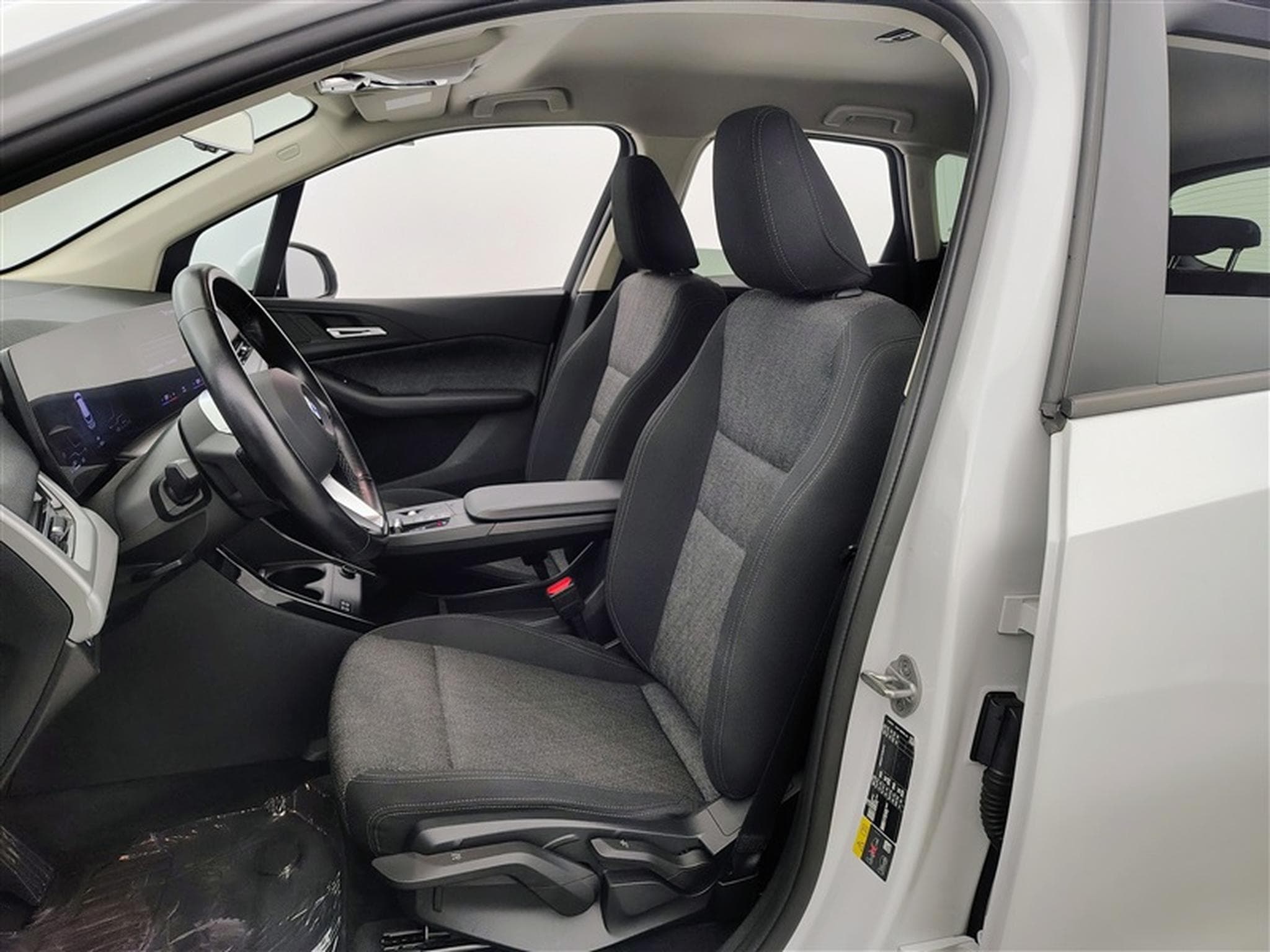 BMW 225 xeA PHEV Business Ed. NAVI / FULL LED / CLIM (2023) - Photo 7