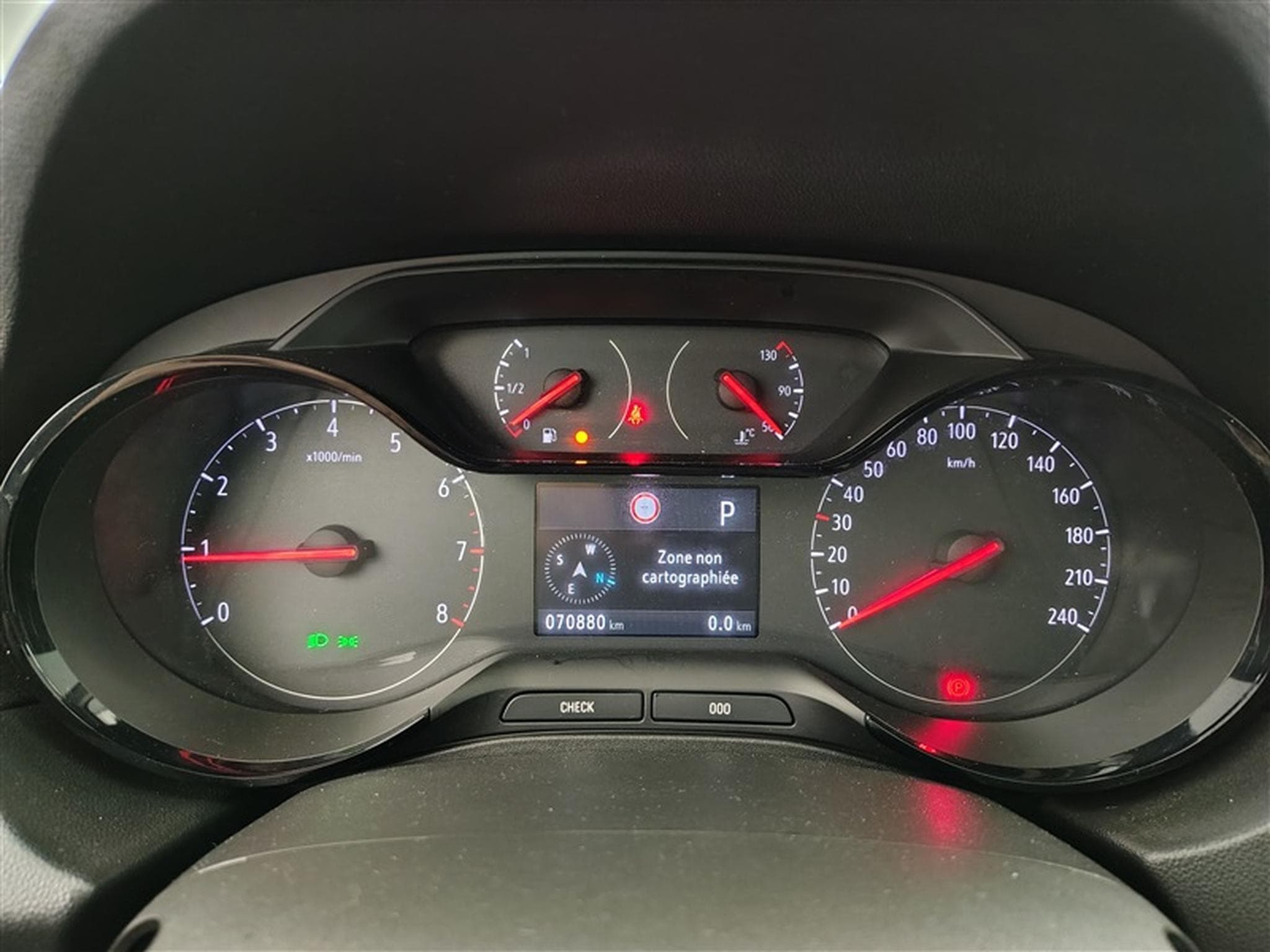 Opel Grandland 1.2 Turbo Edition  AT8 NAVI / CLIM / TEL (2020) - Foto 10