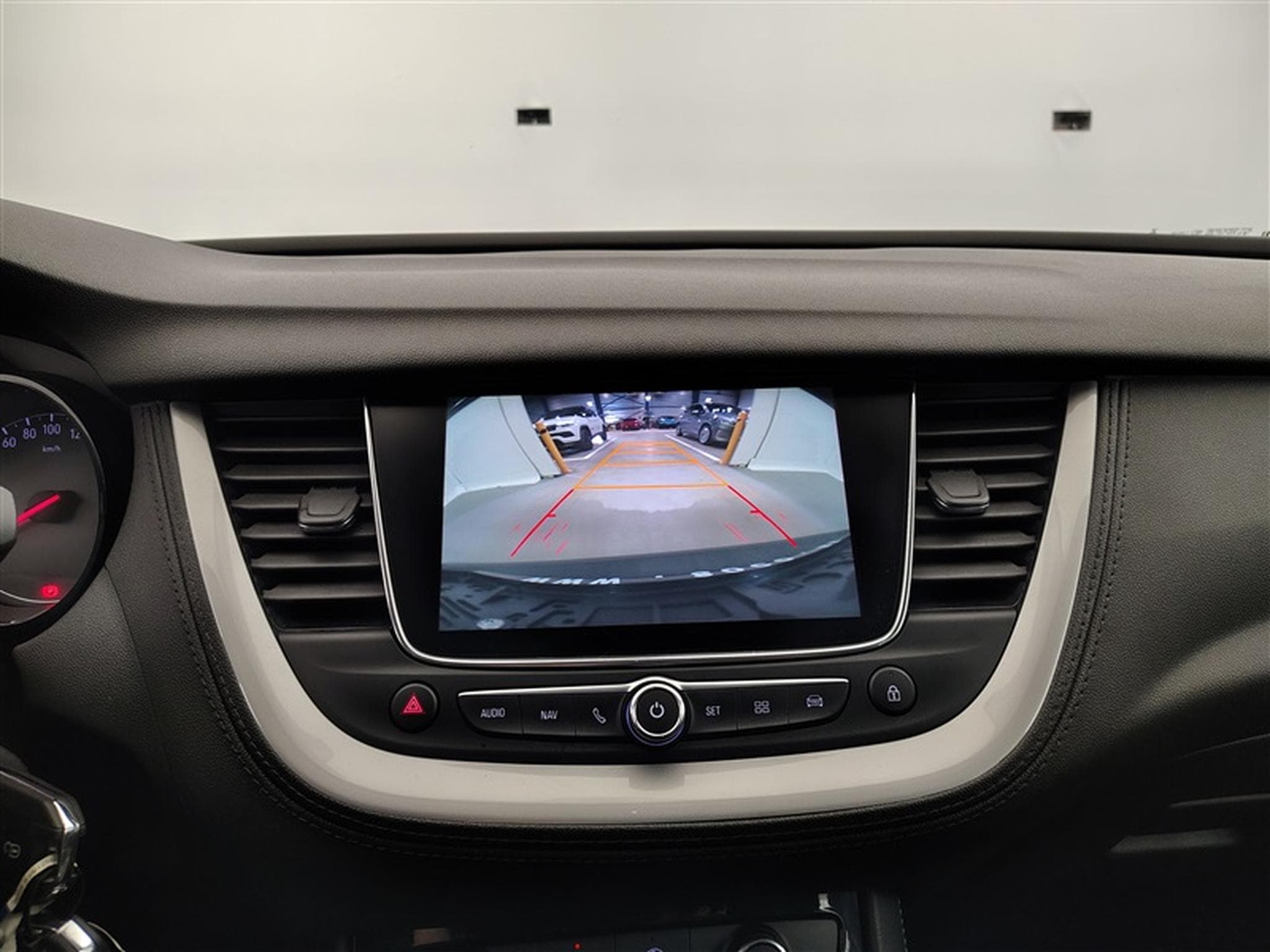 Opel Grandland 1.2 Turbo Edition  AT8 NAVI / CLIM / TEL (2020) - Foto 17