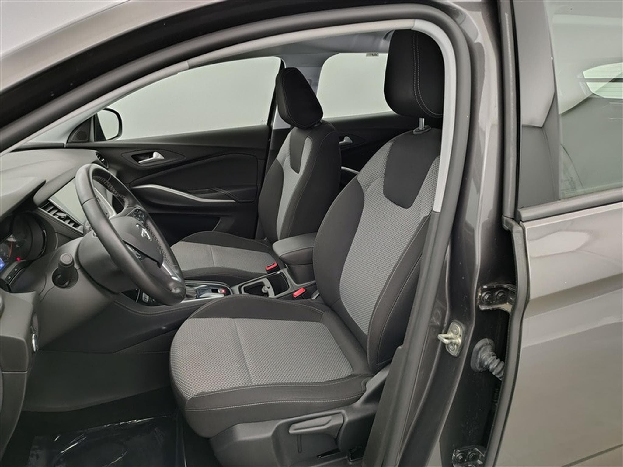 Opel Grandland 1.2 Turbo Edition  AT8 NAVI / CLIM / TEL (2020) - Foto 7