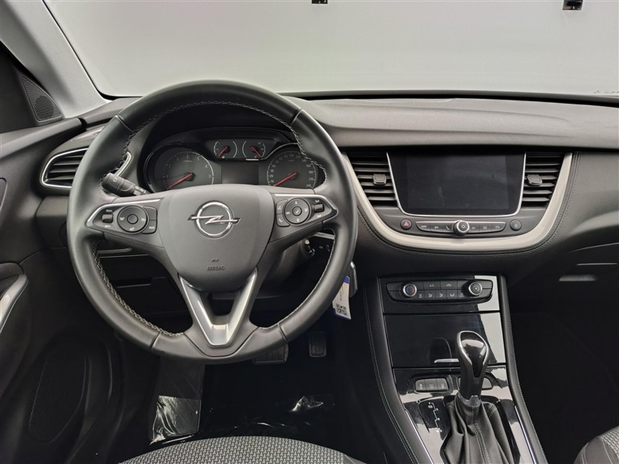 Opel Grandland 1.2 Turbo Edition  AT8 NAVI / CLIM / TEL (2020) - Foto 9