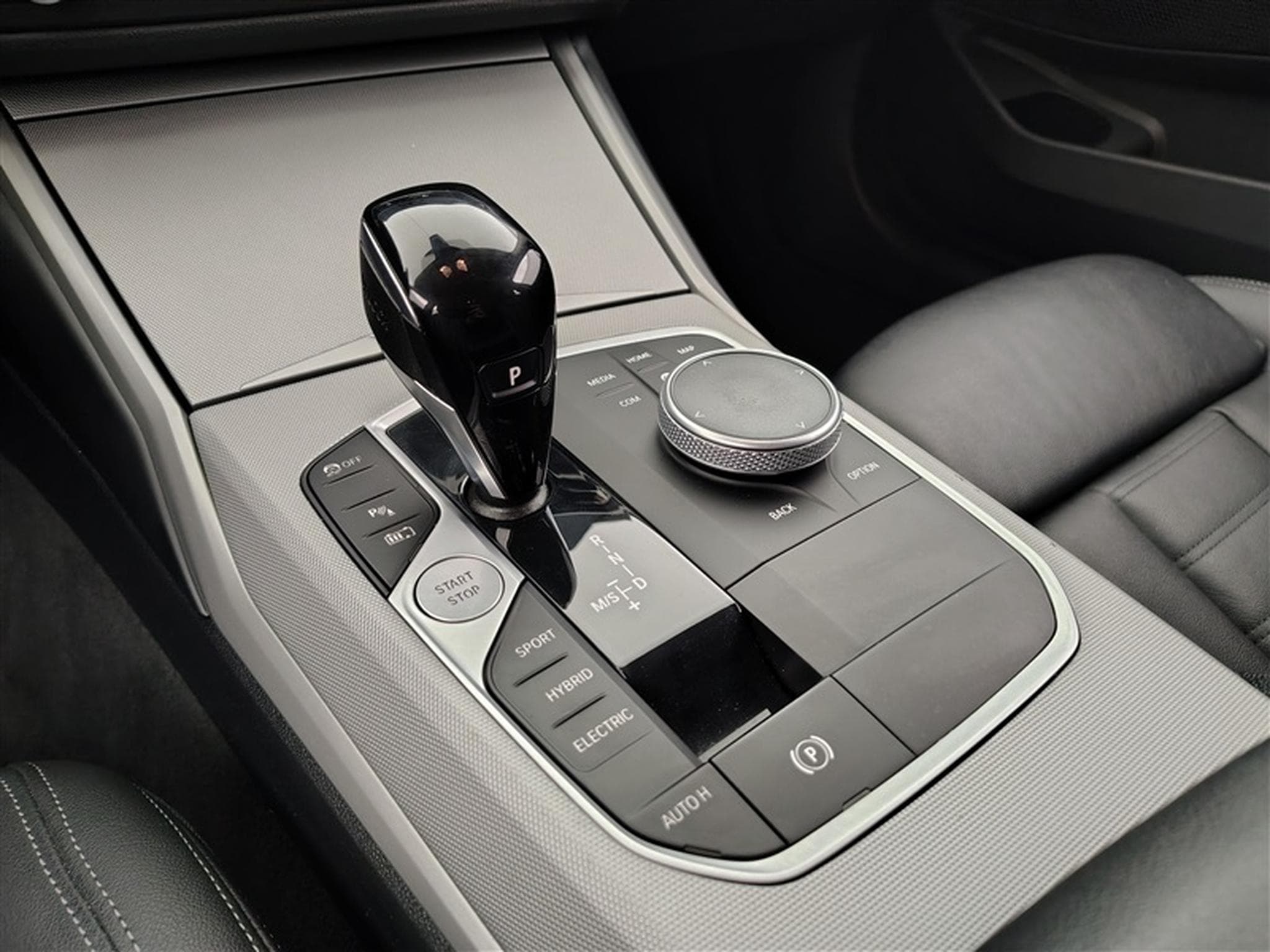 BMW 320 Touring 320eA PHEV Cuir / Navi Cockpit / Led / PDC av+ar (2022) - Foto 12