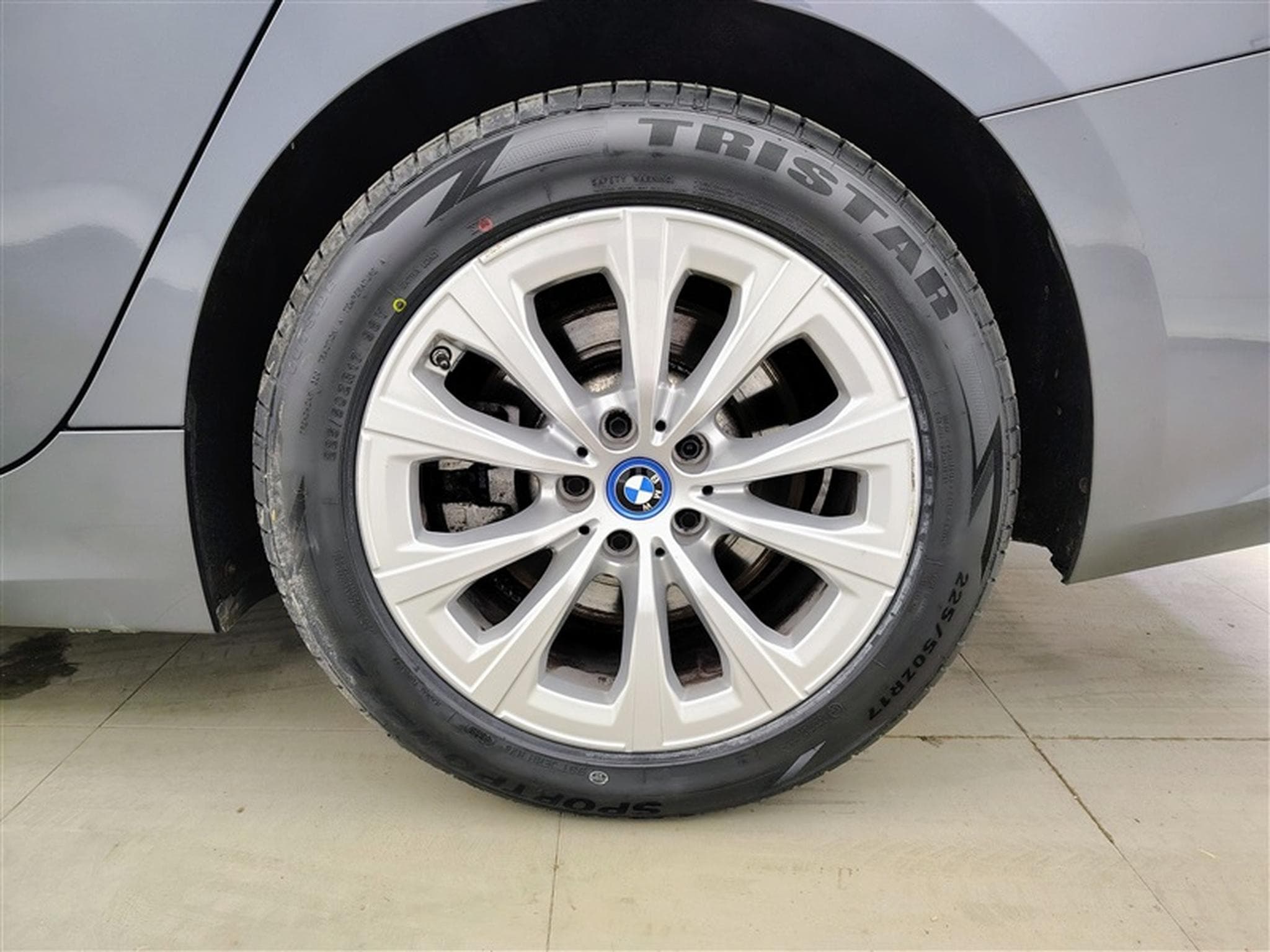 BMW 320 Touring 320eA PHEV Cuir / Navi Cockpit / Led / PDC av+ar (2022) - Foto 6
