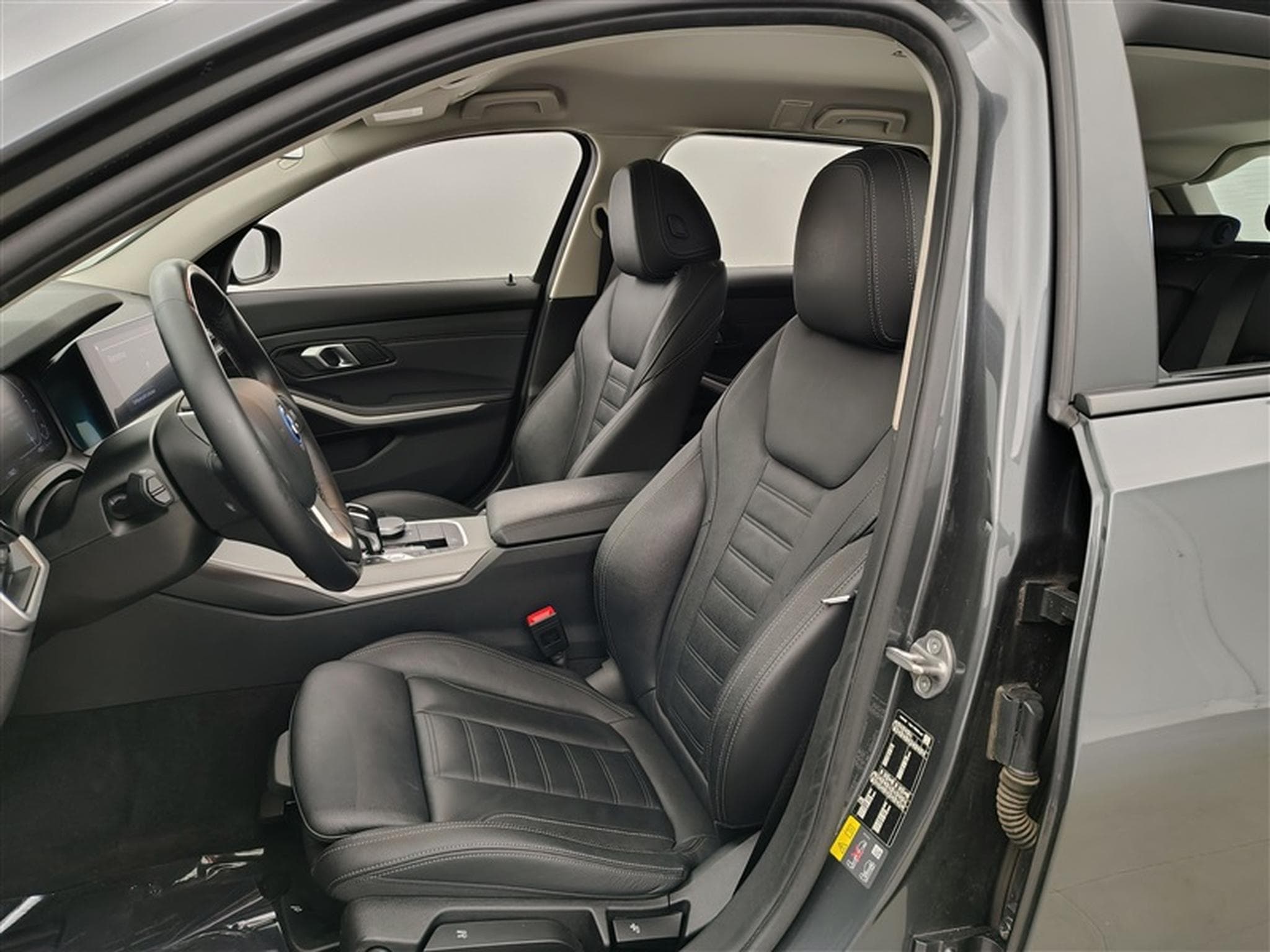BMW 320 Touring 320eA PHEV Cuir / Navi Cockpit / Led / PDC av+ar (2022) - Foto 7