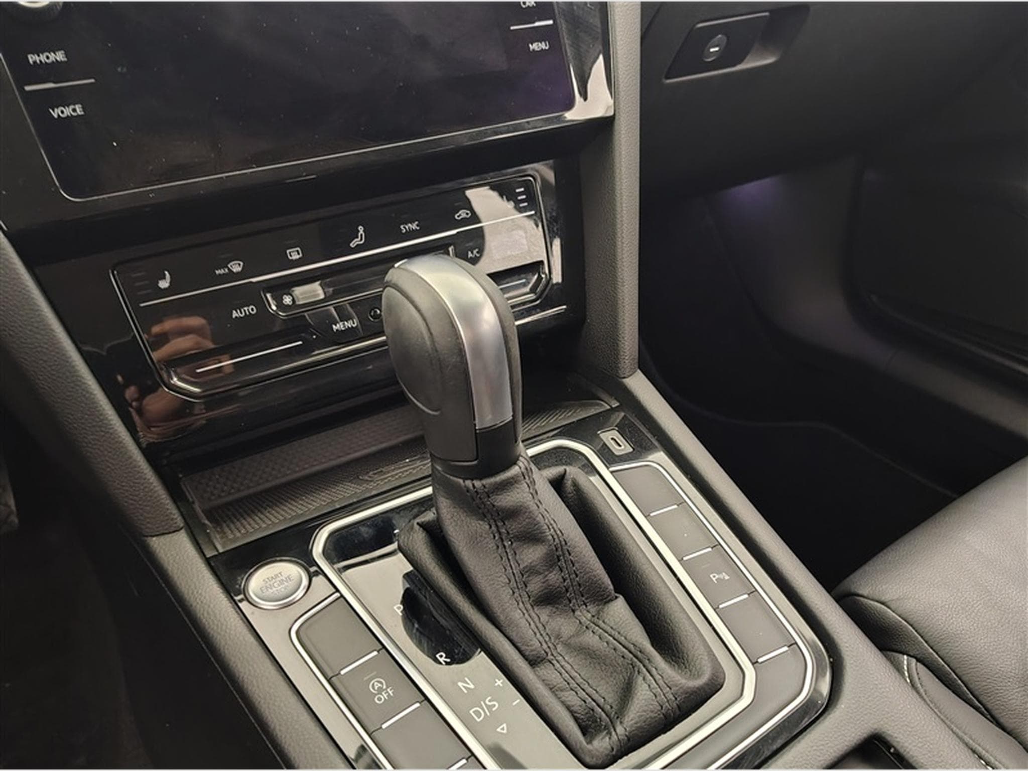 VW Passat TDi SCR Style DSG  Cuir / Navi / Led / PDC av+ar (2020) - Foto 12