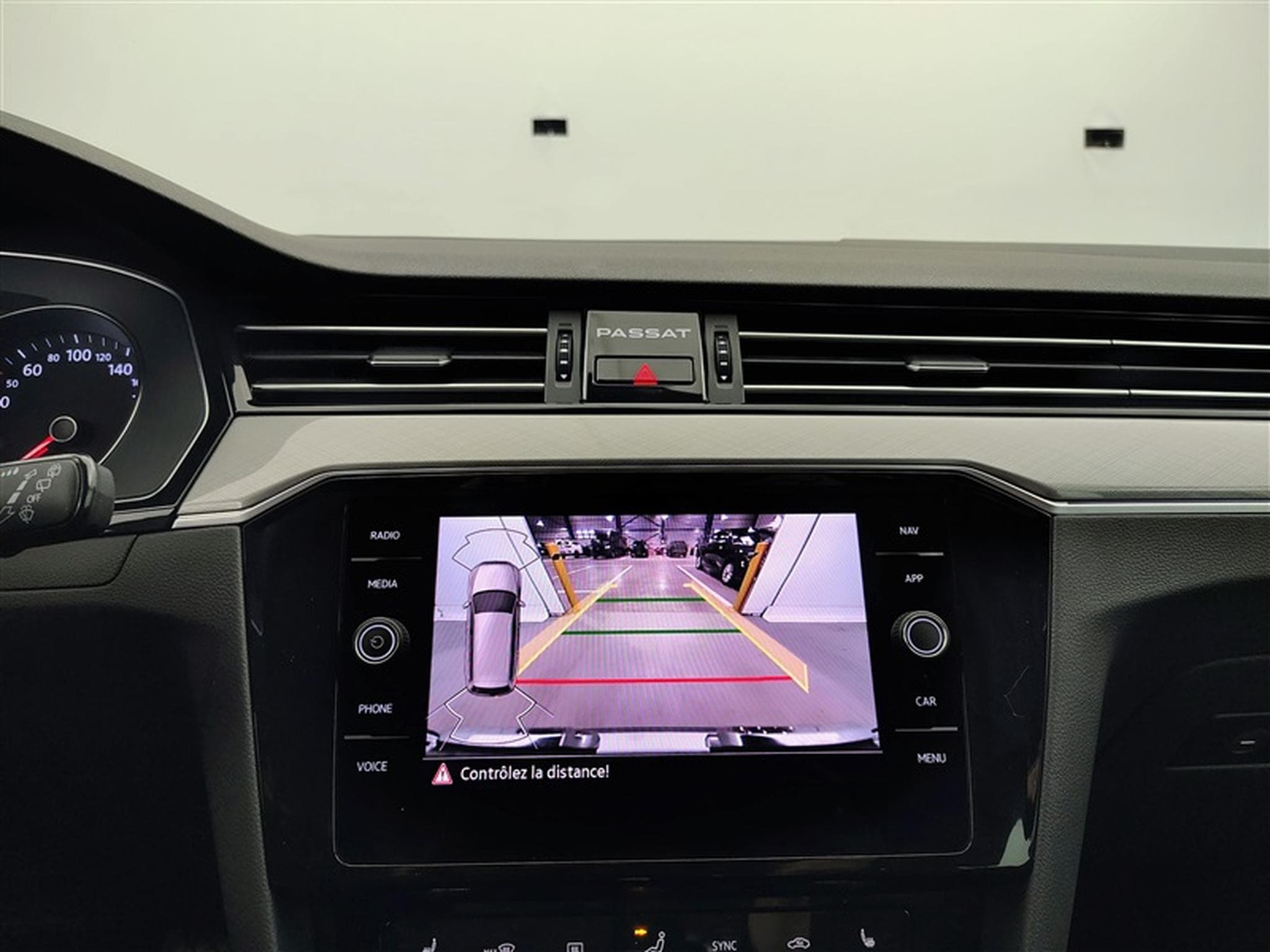 VW Passat TDi SCR Style DSG  Cuir / Navi / Led / PDC av+ar (2020) - Foto 18
