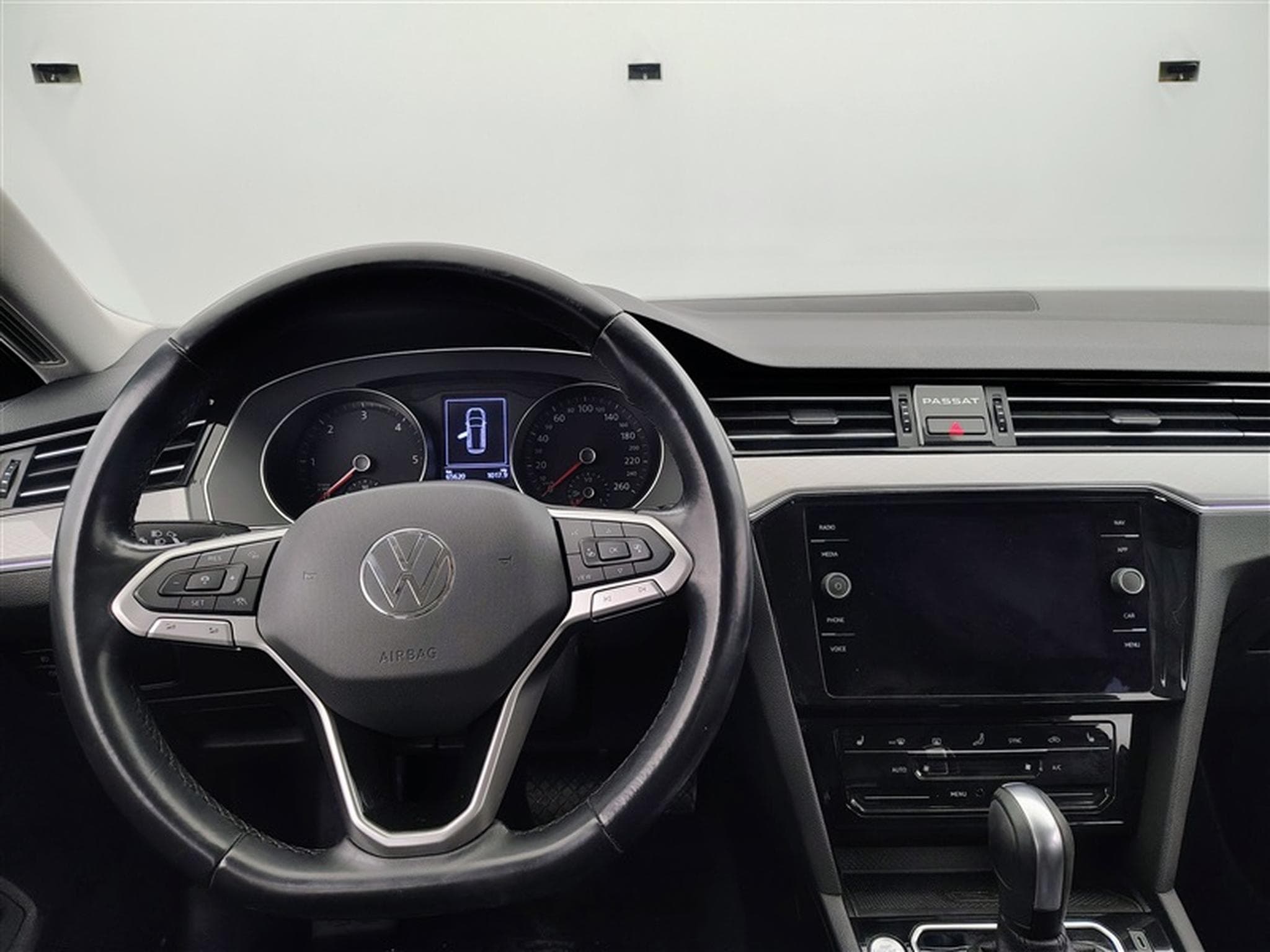 VW Passat TDi SCR Style DSG  Cuir / Navi / Led / PDC av+ar (2020) - Foto 9