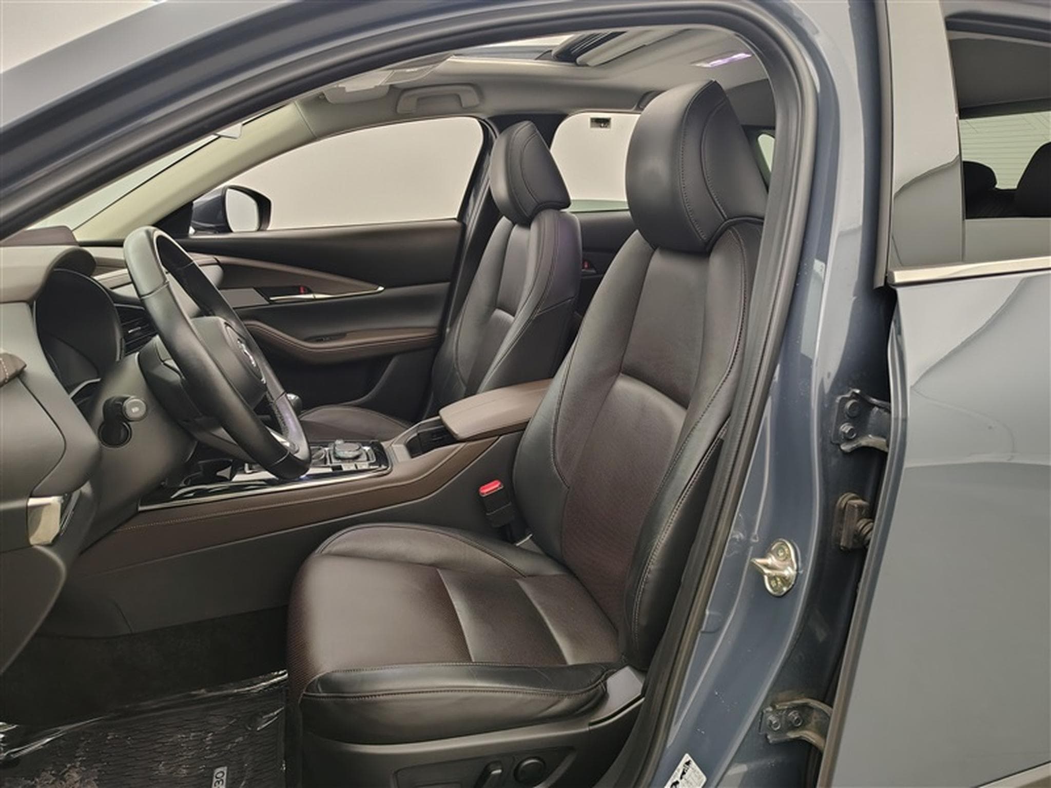 Mazda CX-30 2.0i SKYACTIV-X MHE Spec Edition NAVI / CUIR / TO (2023) - Foto 7