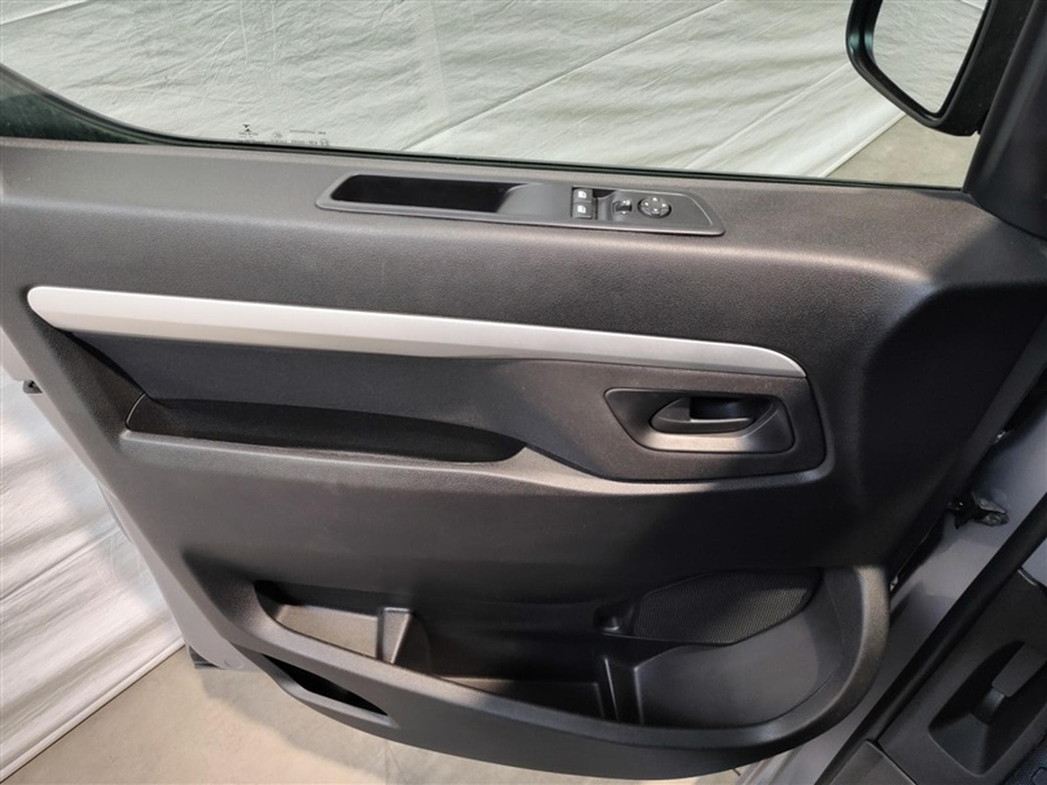 Citroen Jumpy 2.0 BlueHDi L2 Easy Pack Double Cabine *NAVI/CAM360/JA17* (2021) - Foto 17