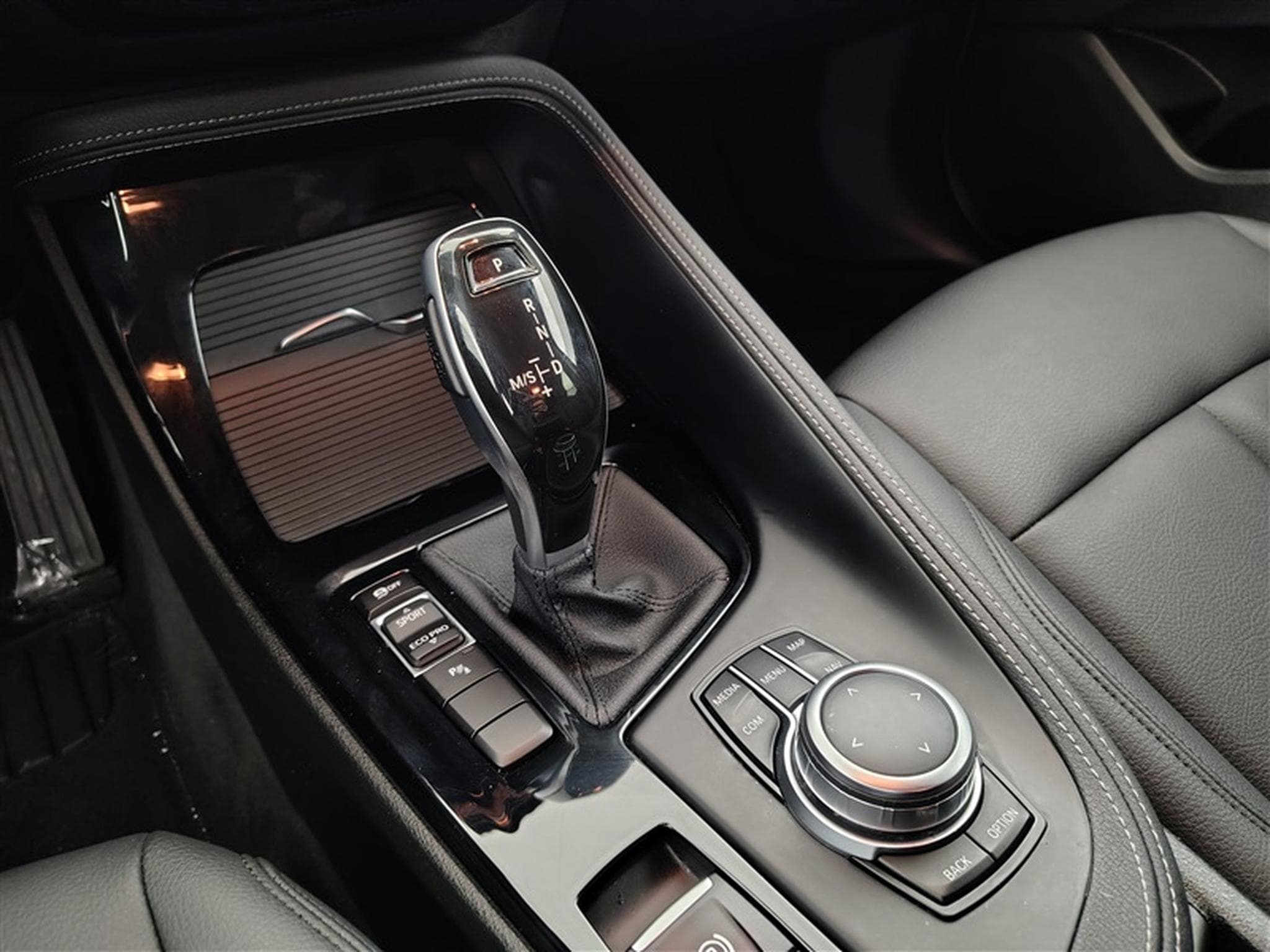 BMW X2 1.5iA sDrive18 Cuir / Navi / Led (2022) - Foto 12