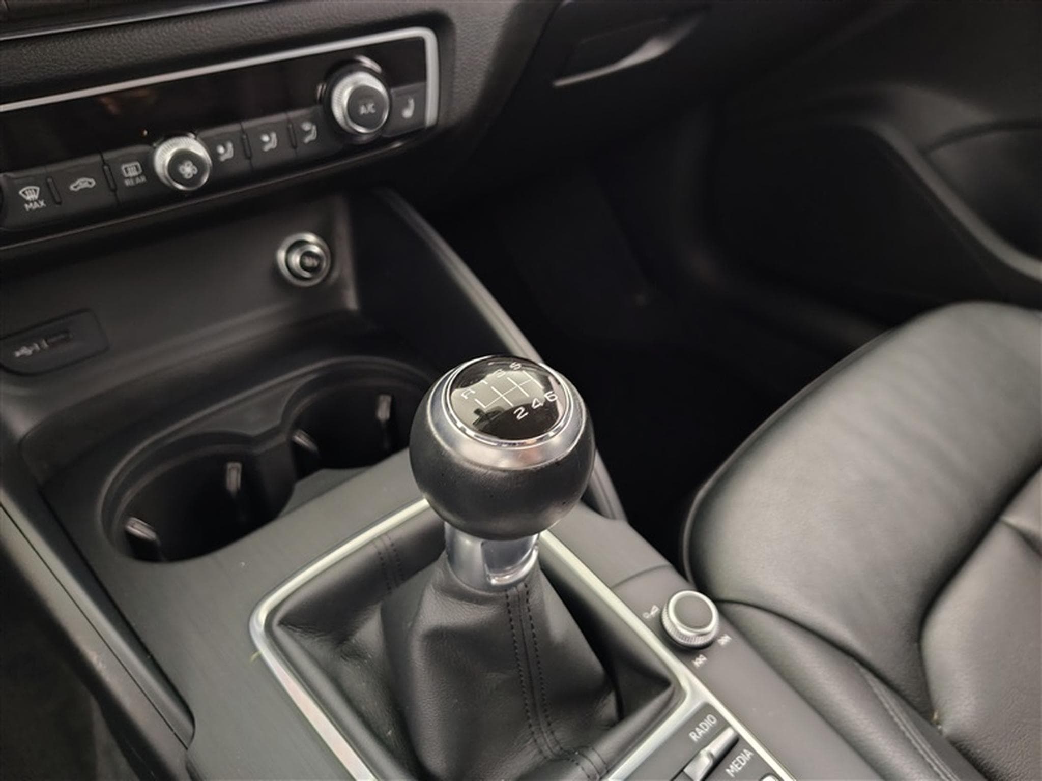 Audi A3 Sportback 30 TFSI  Cuir / Navi Cockpit / Led (2020) - Foto 12