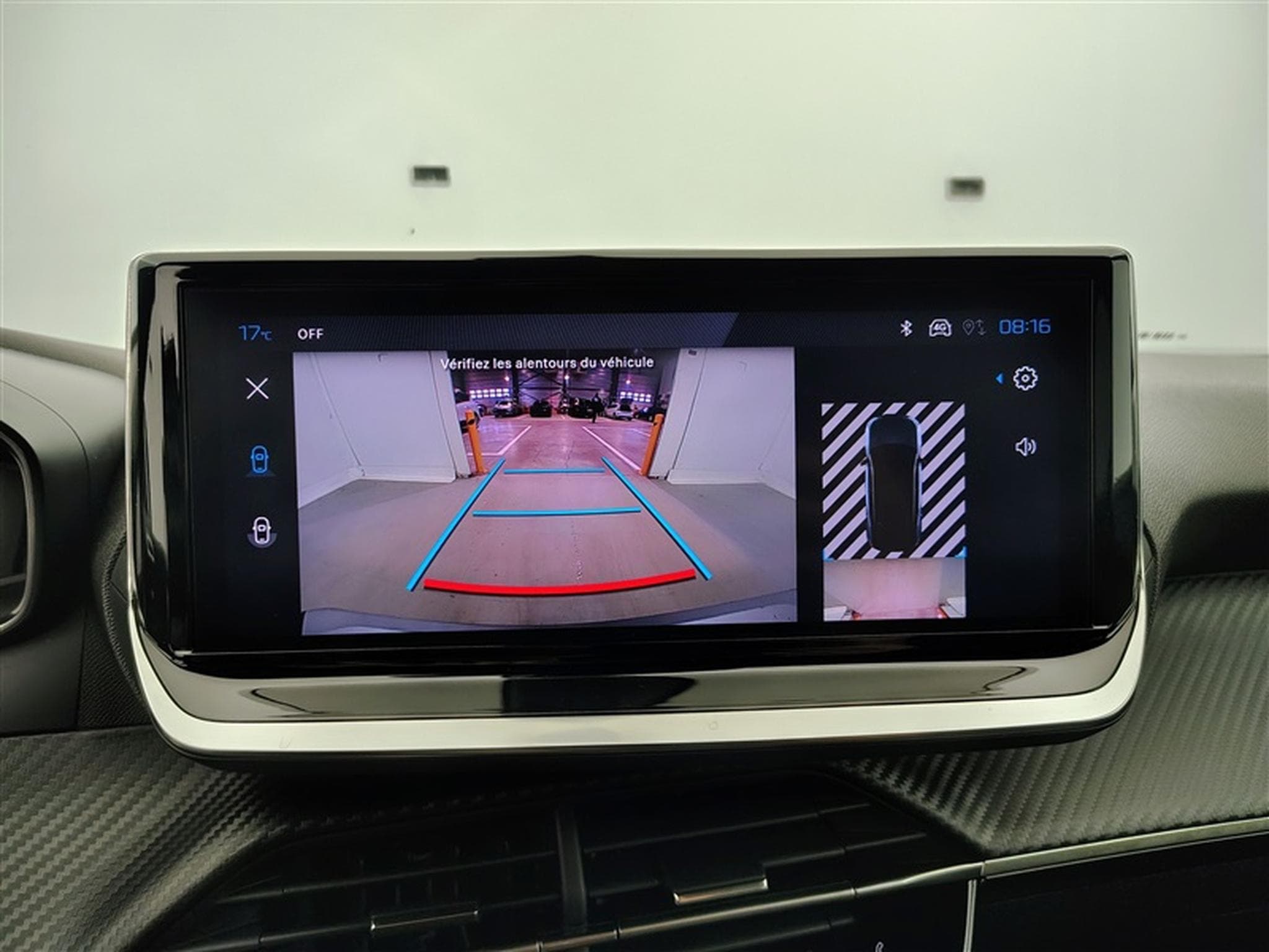 Peugeot 2008 1.2 PureTech Allure NAVI / FULL LED / CARPLAY / S-CUIR (2024) - Foto 17