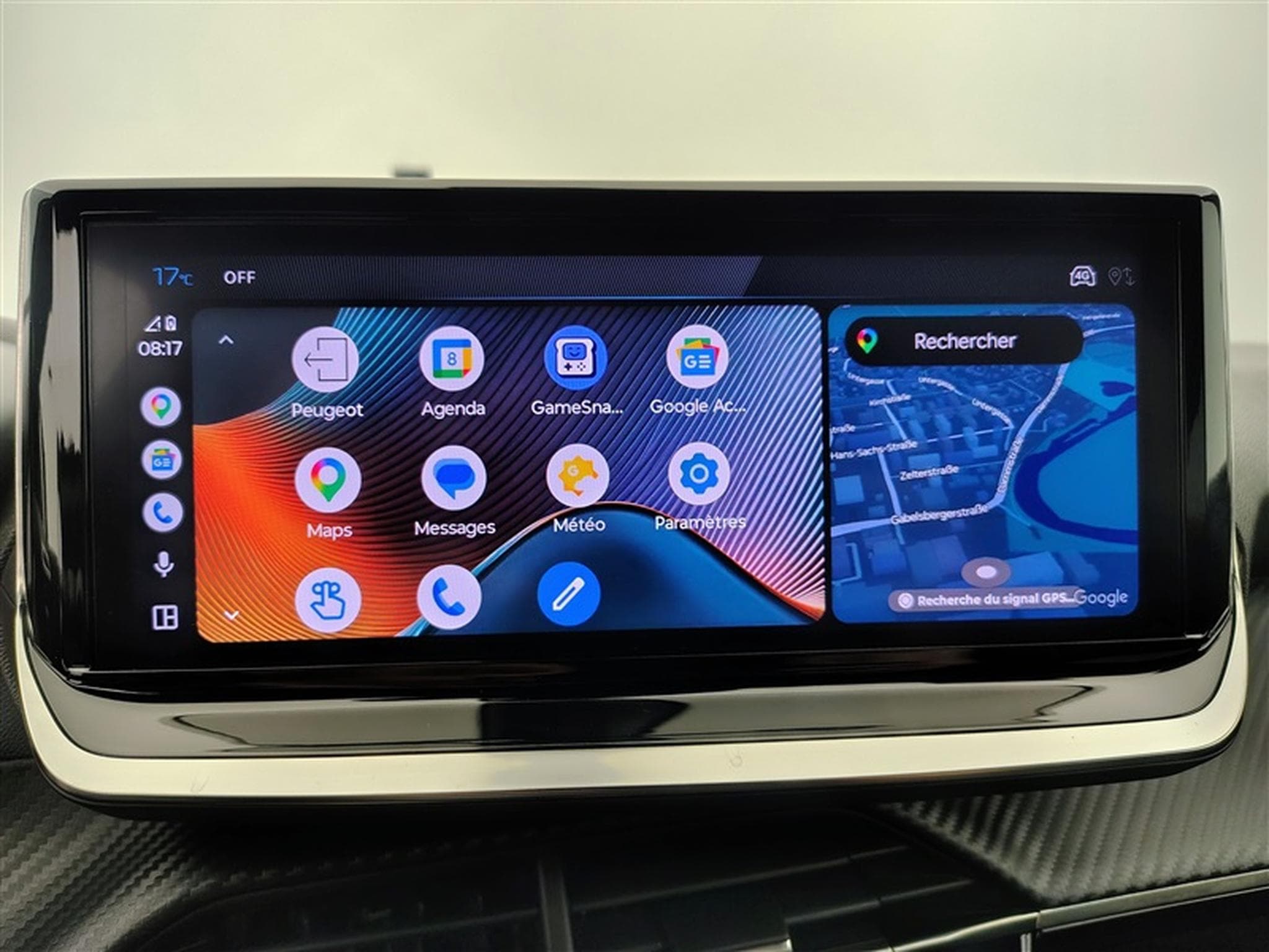 Peugeot 2008 1.2 PureTech Allure NAVI / FULL LED / CARPLAY / S-CUIR (2024) - Foto 19