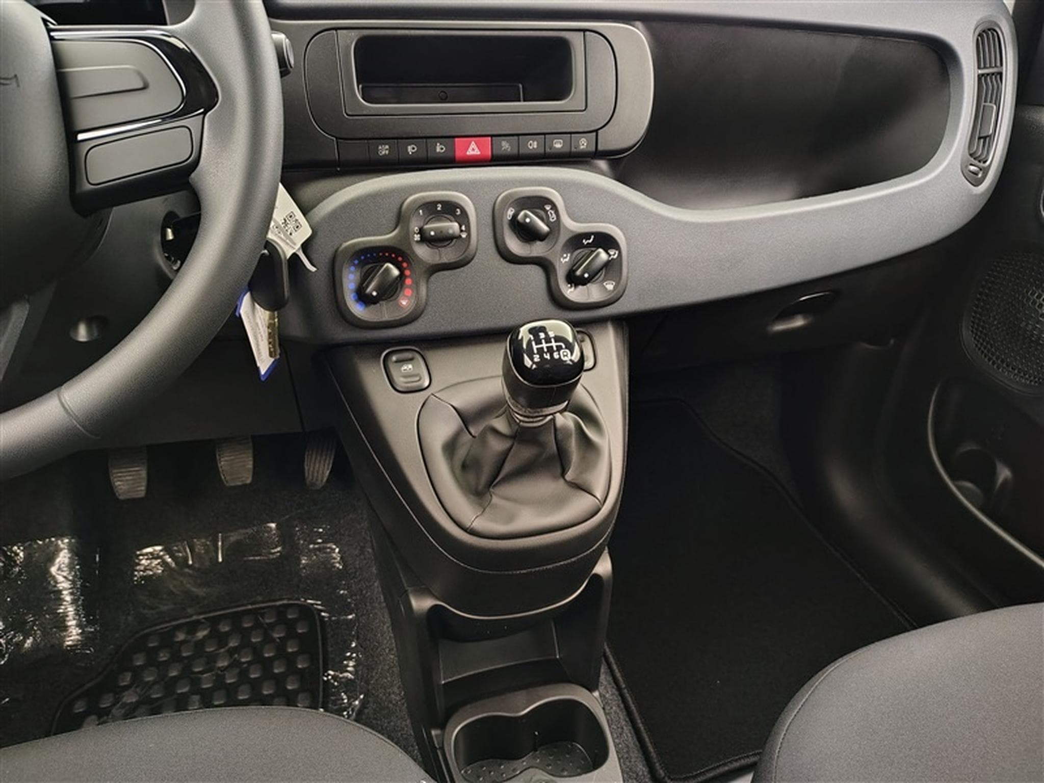 Fiat Panda 1.0i MHEV City Life CLIM / PDC AR (2025) - Foto 12