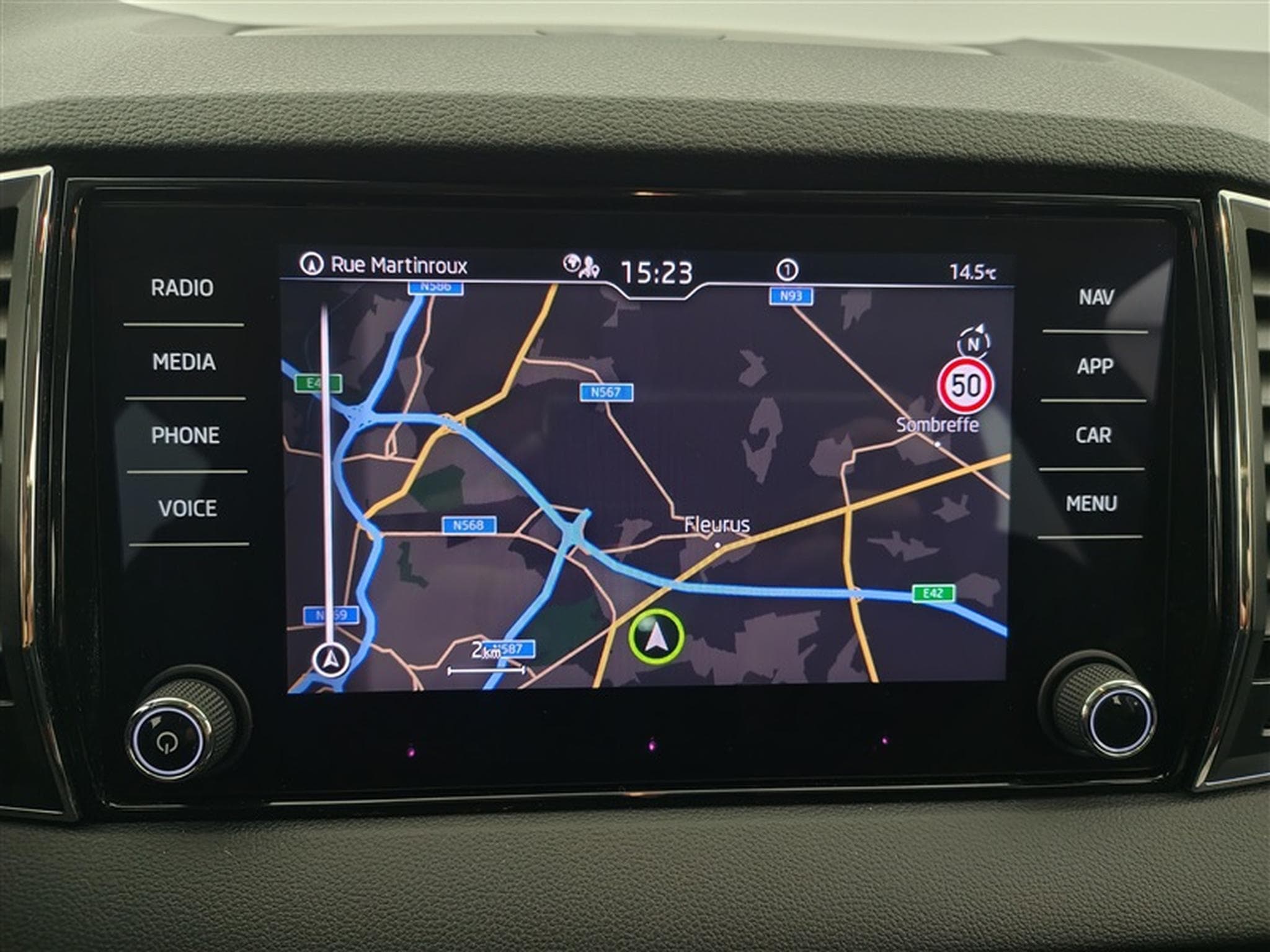 Skoda Karoq 1.0 TSI Clever CARPLAY / FULL LED / CLIM (2023) - Foto 11