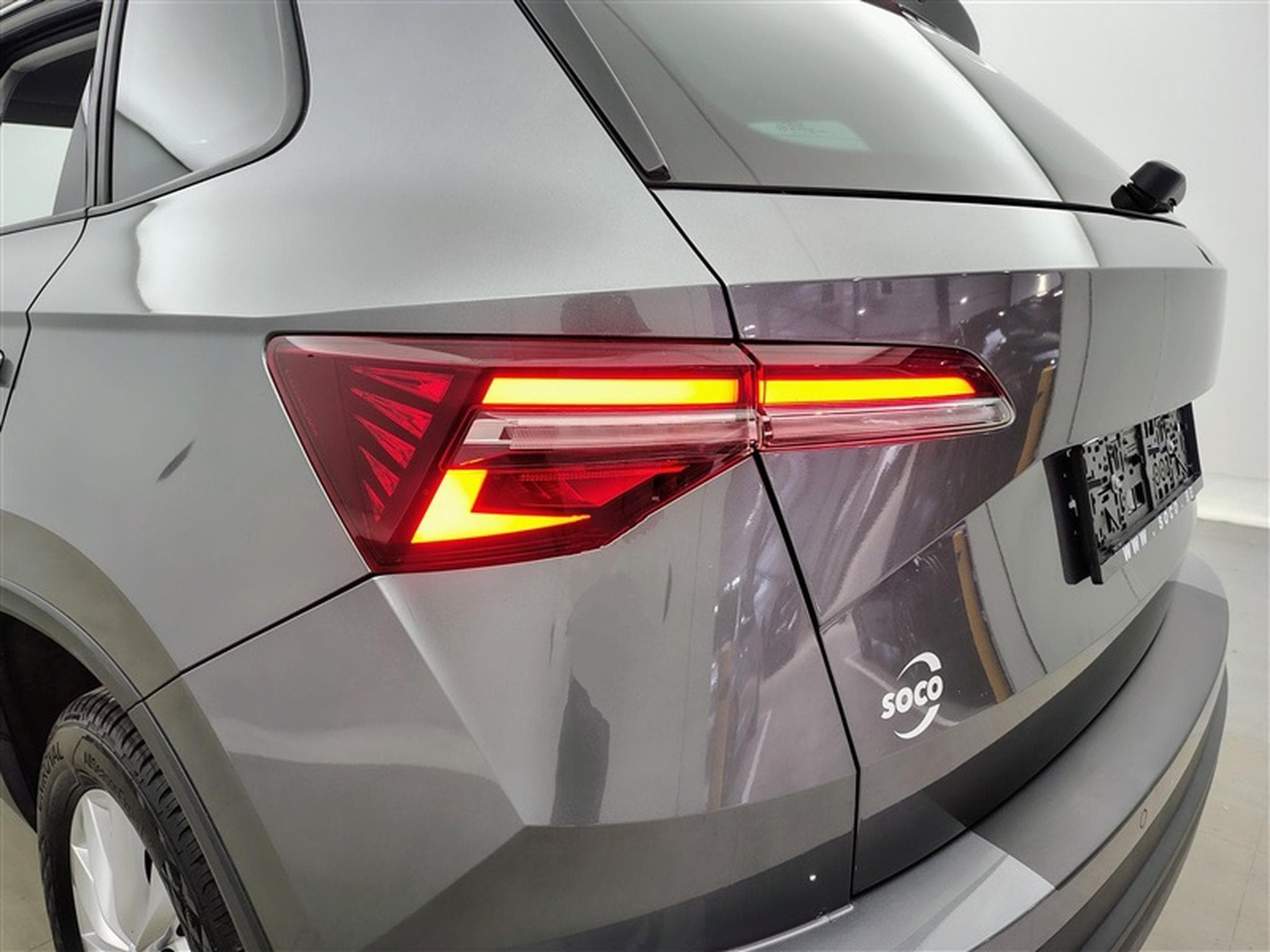 Skoda Karoq 1.0 TSI Clever CARPLAY / FULL LED / CLIM (2023) - Foto 16
