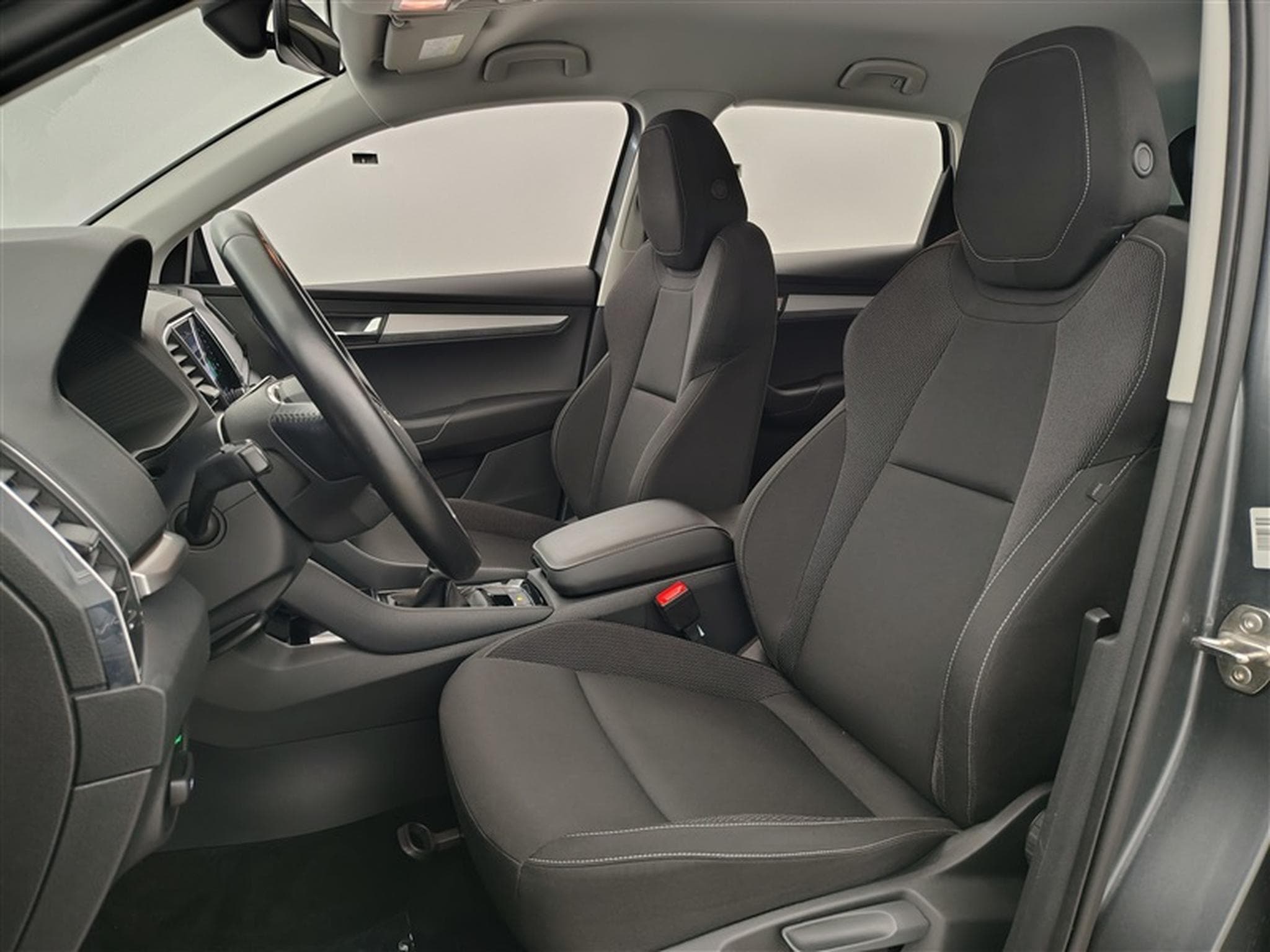 Skoda Karoq 1.0 TSI Clever CARPLAY / FULL LED / CLIM (2023) - Foto 7