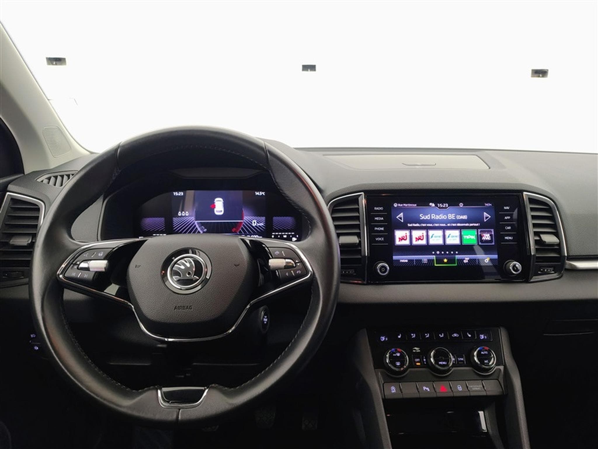 Skoda Karoq 1.0 TSI Clever CARPLAY / FULL LED / CLIM (2023) - Foto 9