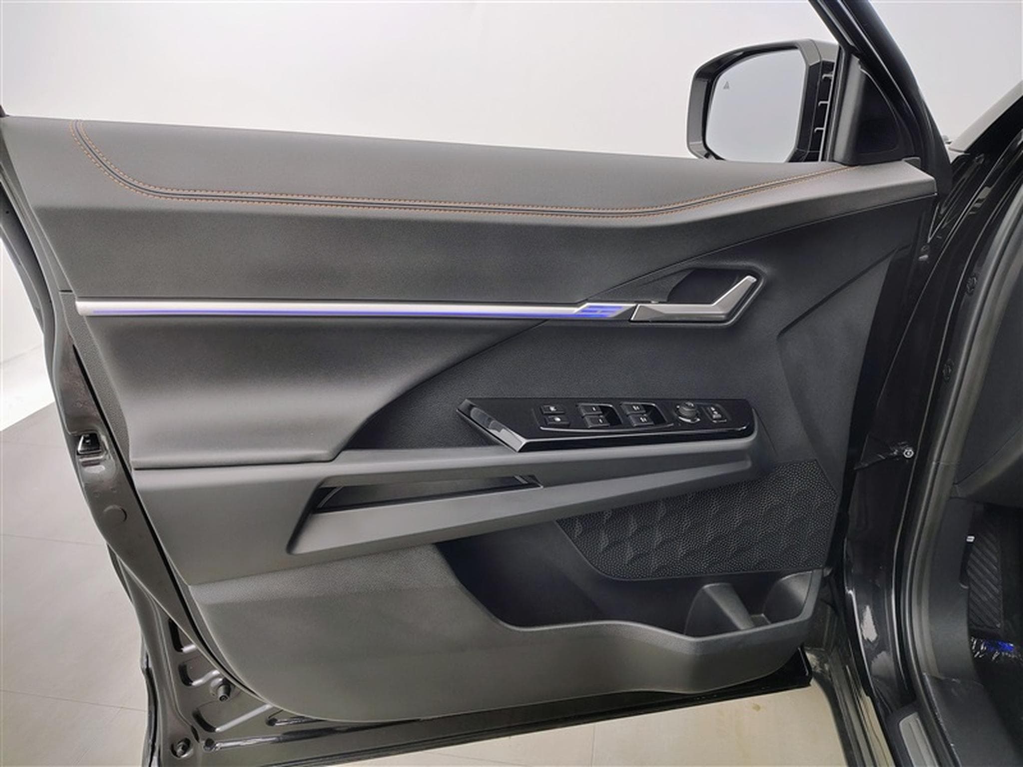 KGM Torres 1.5 HEV-Hybrid Titanium (2025) - Foto 17