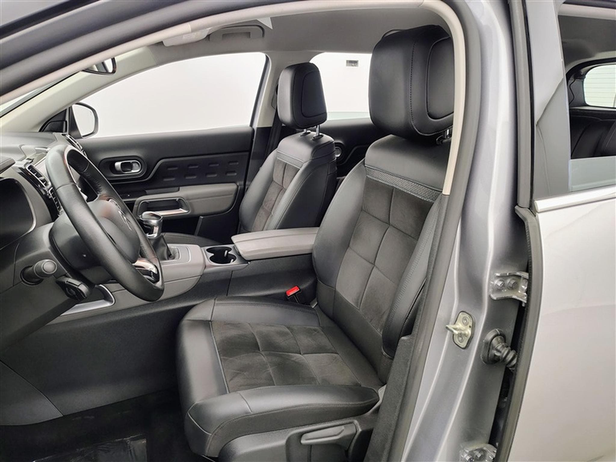 Citroen C5 Aircross 1.2 Shine  Cuir / Navi / PDC av+ar (2022) - Foto 7