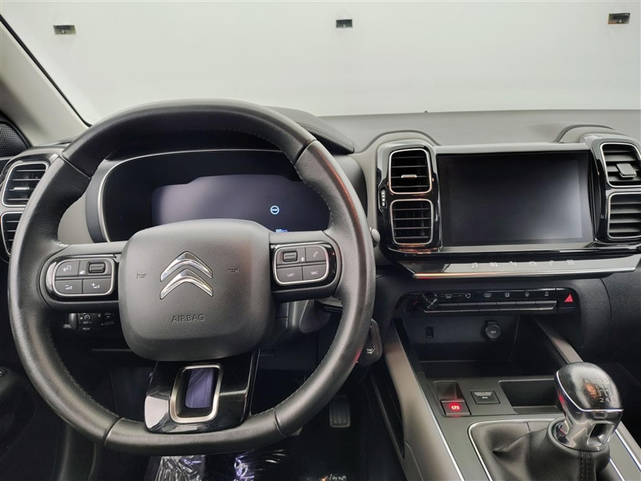 Citroen C5 Aircross 1.2 Shine  Cuir / Navi / PDC av+ar (2022) - Foto 9