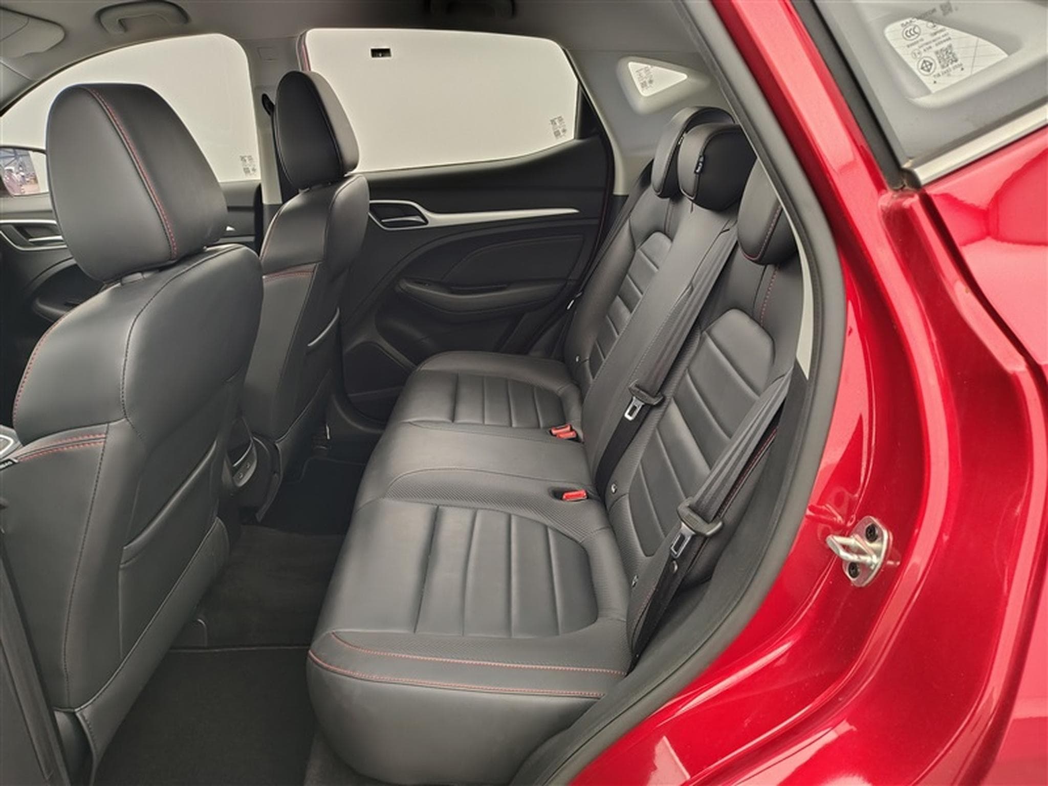 MG ZS 1.0 T-GDi 110cv AUTO Luxury NAVI / FULL LED / CUIR / CAMERA (2024) - Foto 13