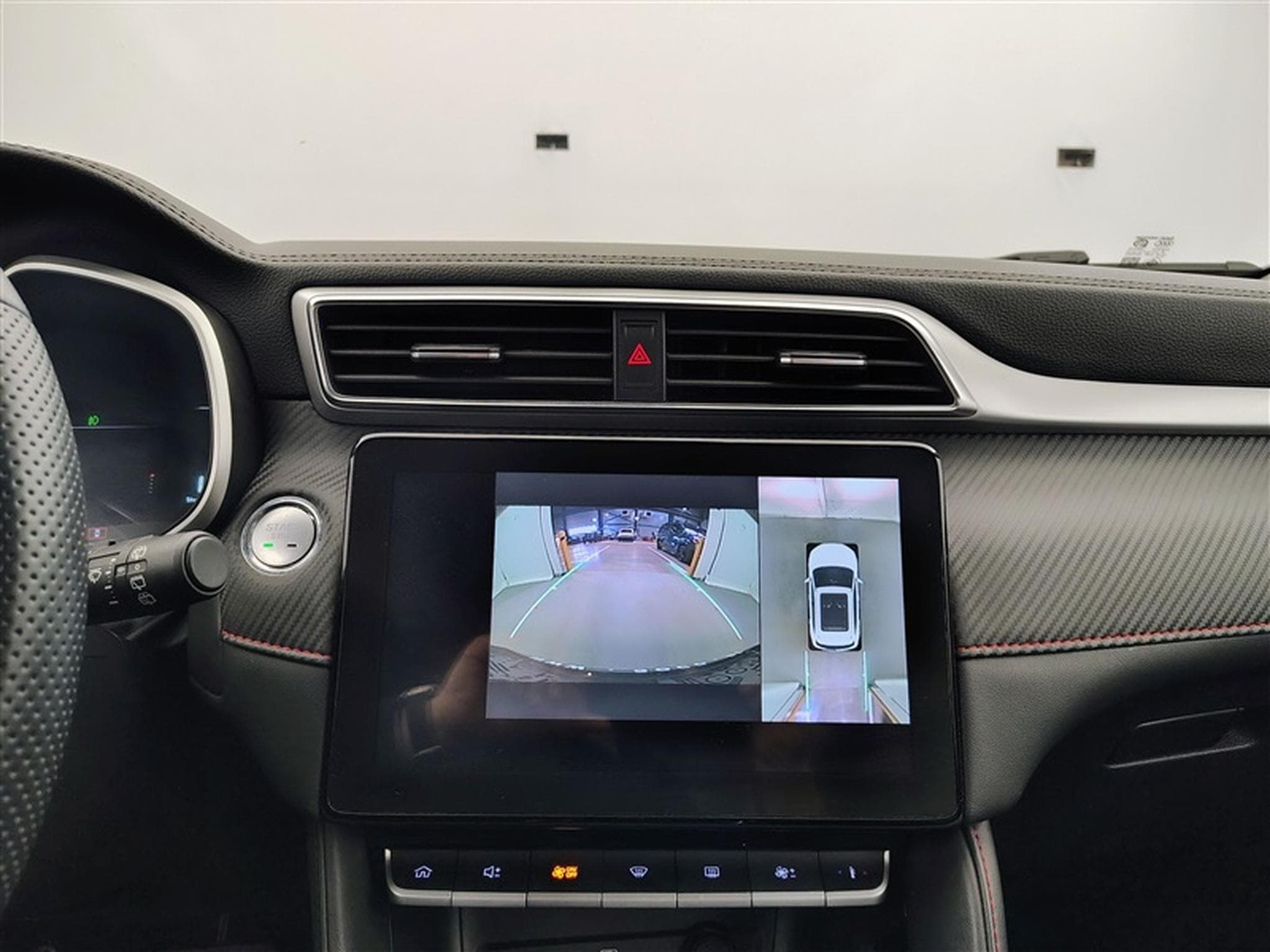 MG ZS 1.0 T-GDi 110cv AUTO Luxury NAVI / FULL LED / CUIR / CAMERA (2024) - Foto 17