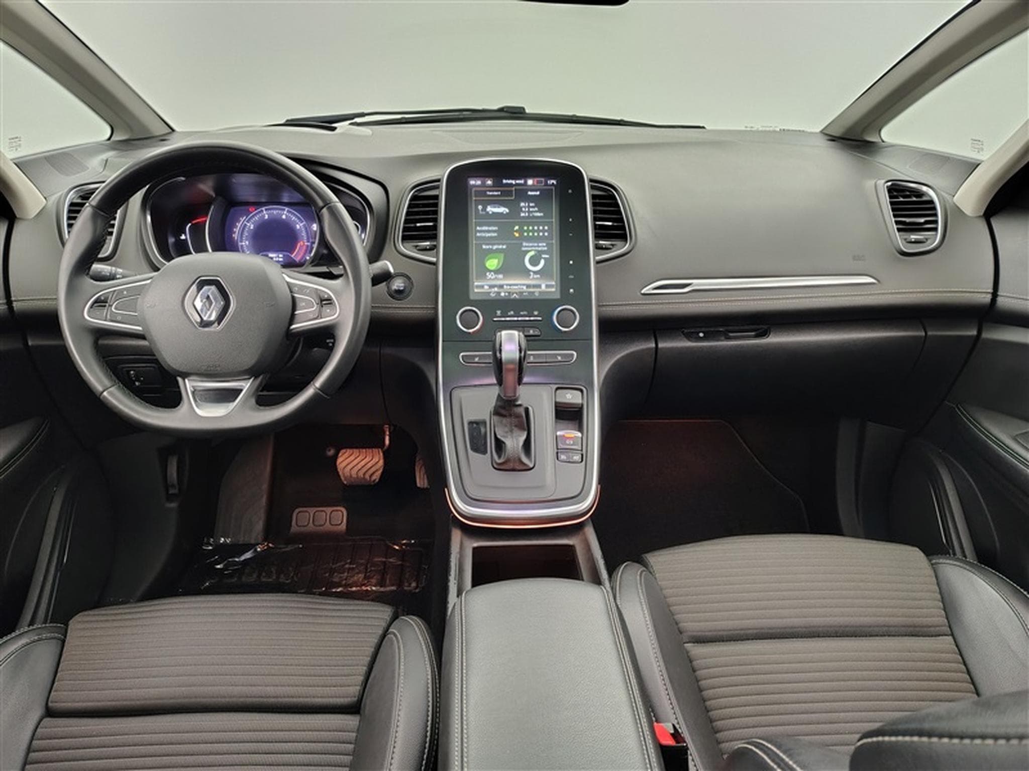 Renault Scenic 1.33 TCe 140cv EDC Intens 7pl. NAVI / FULL LED / PANO / HUD (2020) - Foto 8