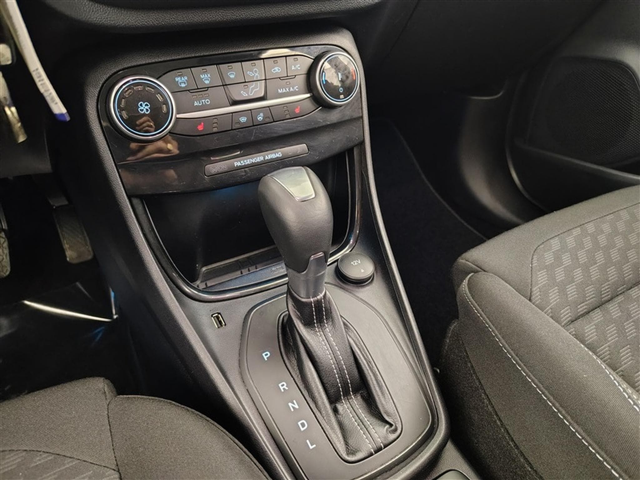 Ford Puma 1.0 EcoBoost AUT. MHEV Titanium NAVI / CARPLAY (2023) - Foto 12