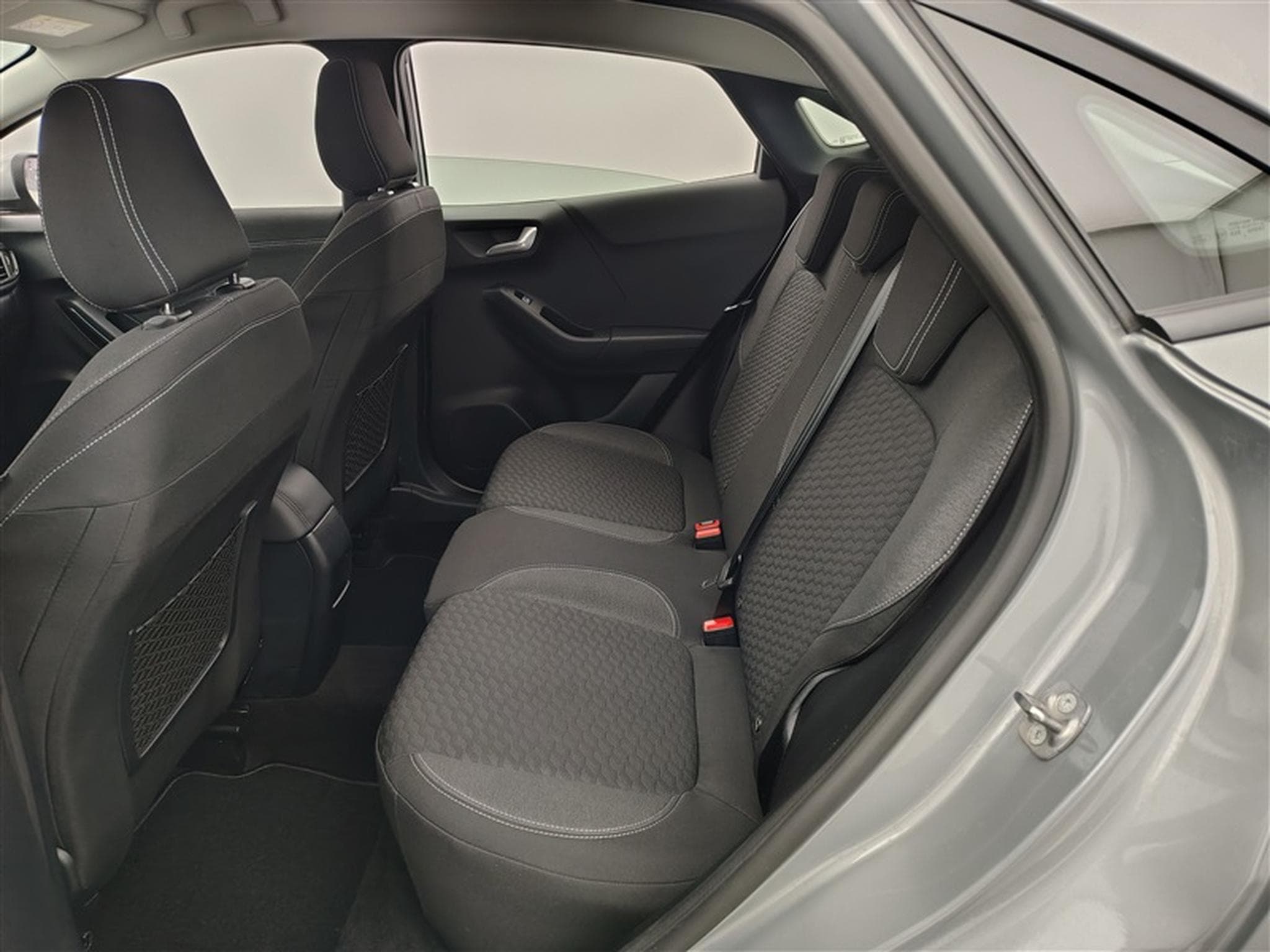 Ford Puma 1.0 EcoBoost AUT. MHEV Titanium NAVI / CARPLAY (2023) - Foto 13
