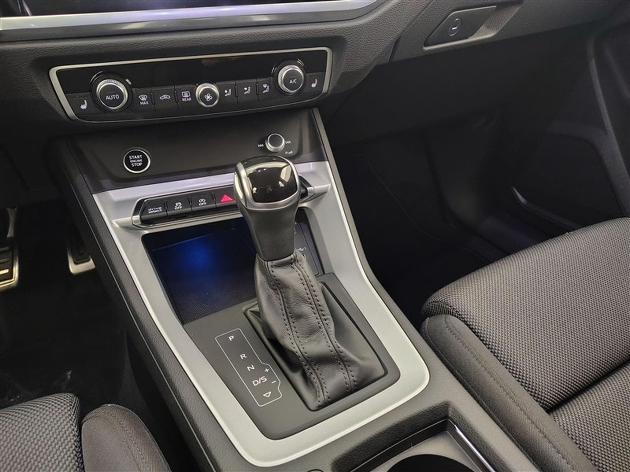 Audi Q3 Sportback 35 TFSI S-Tronic Sport CARPLAY / CAMERA / FULL LED (2021) - Foto 12