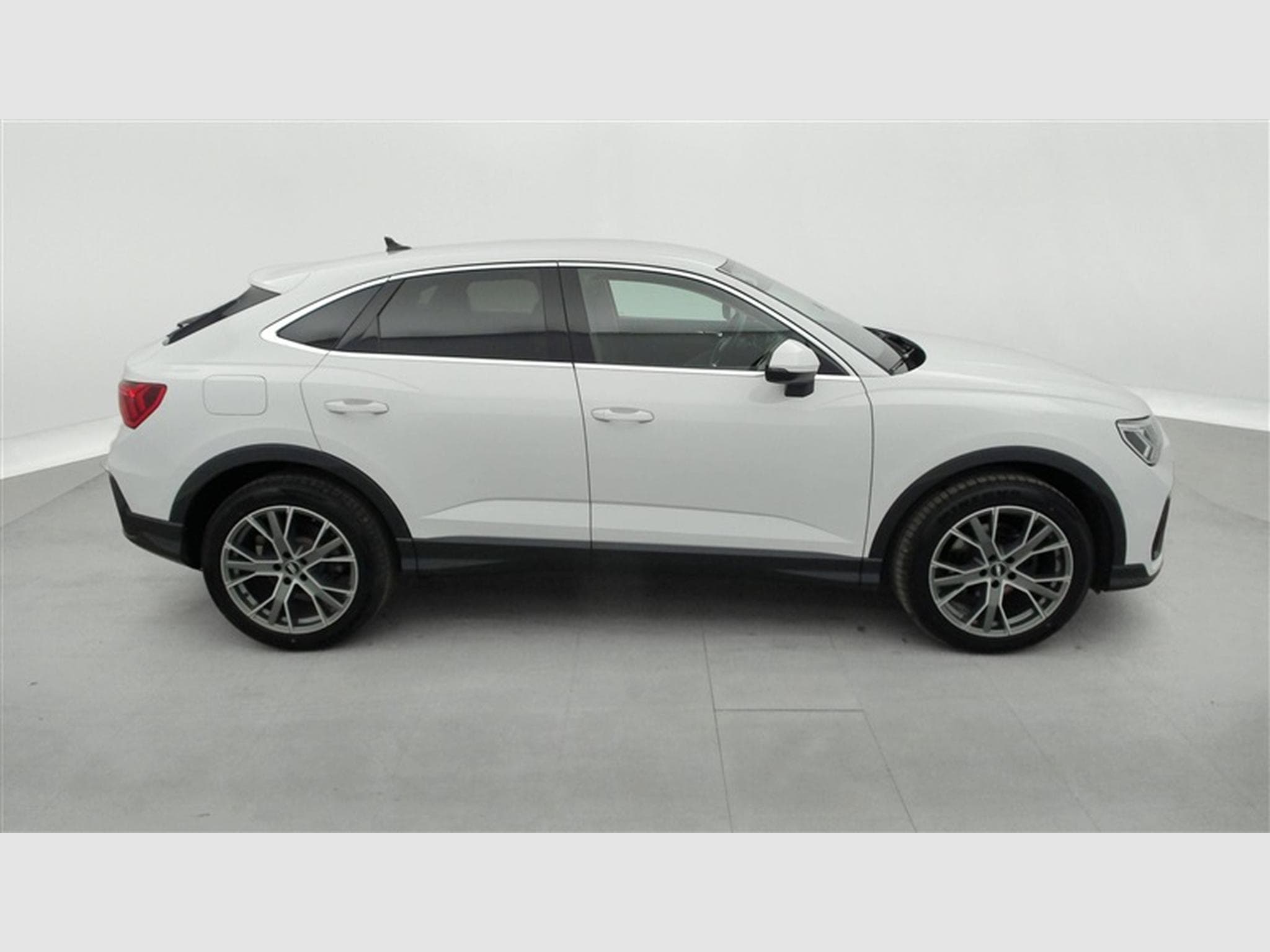 Audi Q3 Sportback 35 TFSI S-Tronic Sport CARPLAY / CAMERA / FULL LED (2021) - Foto 24