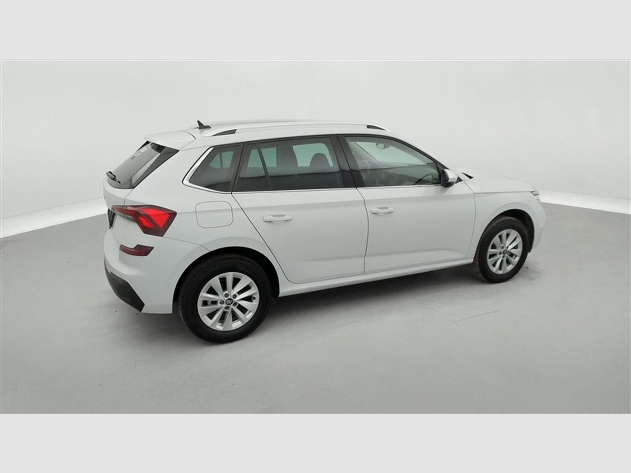 Skoda Kamiq 1.0 TSI 115cv DSG Clever CARPLAY / FULL LED / KEYLESS / CAM (2025) - Foto 25