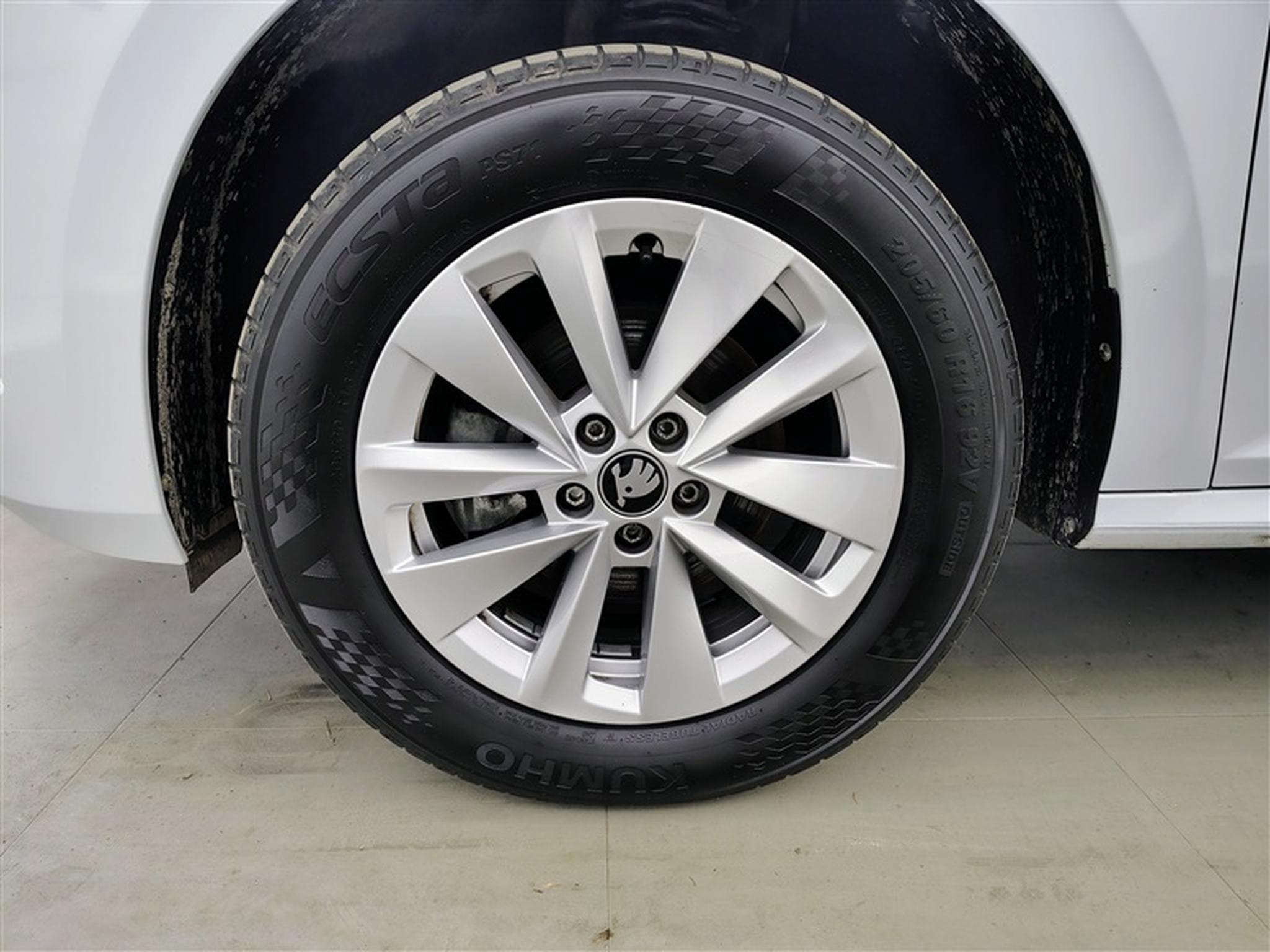 Skoda Kamiq 1.0 TSI 115cv DSG Clever CARPLAY / FULL LED / KEYLESS / CAM (2025) - Foto 6