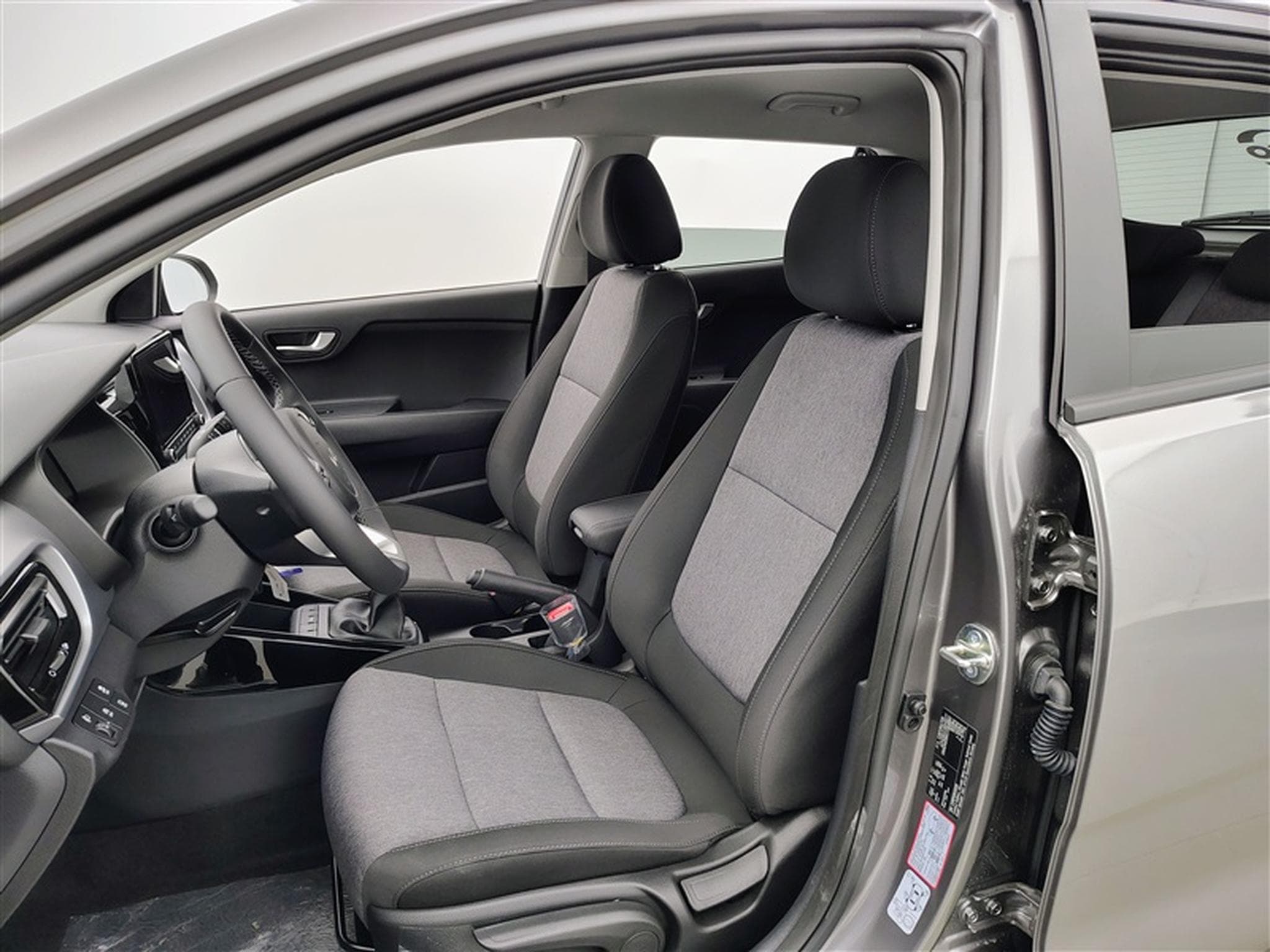 Kia Stonic 1.2 MPI 79cv Silver NAVI / CAMERA / CARPLAY / ALU (2025) - Foto 7