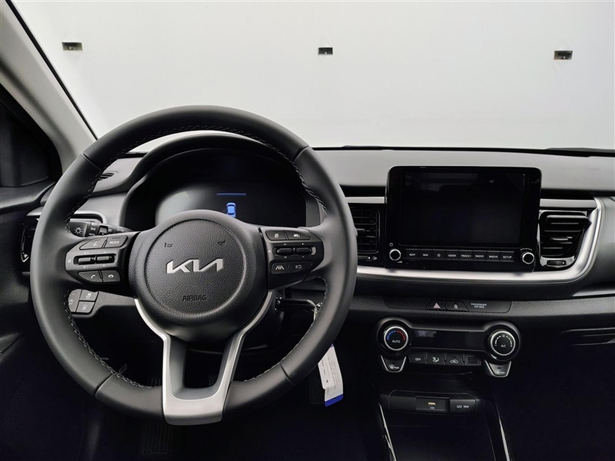 Kia Stonic 1.2 MPI 79cv Silver NAVI / CAMERA / CARPLAY / ALU (2025) - Foto 9