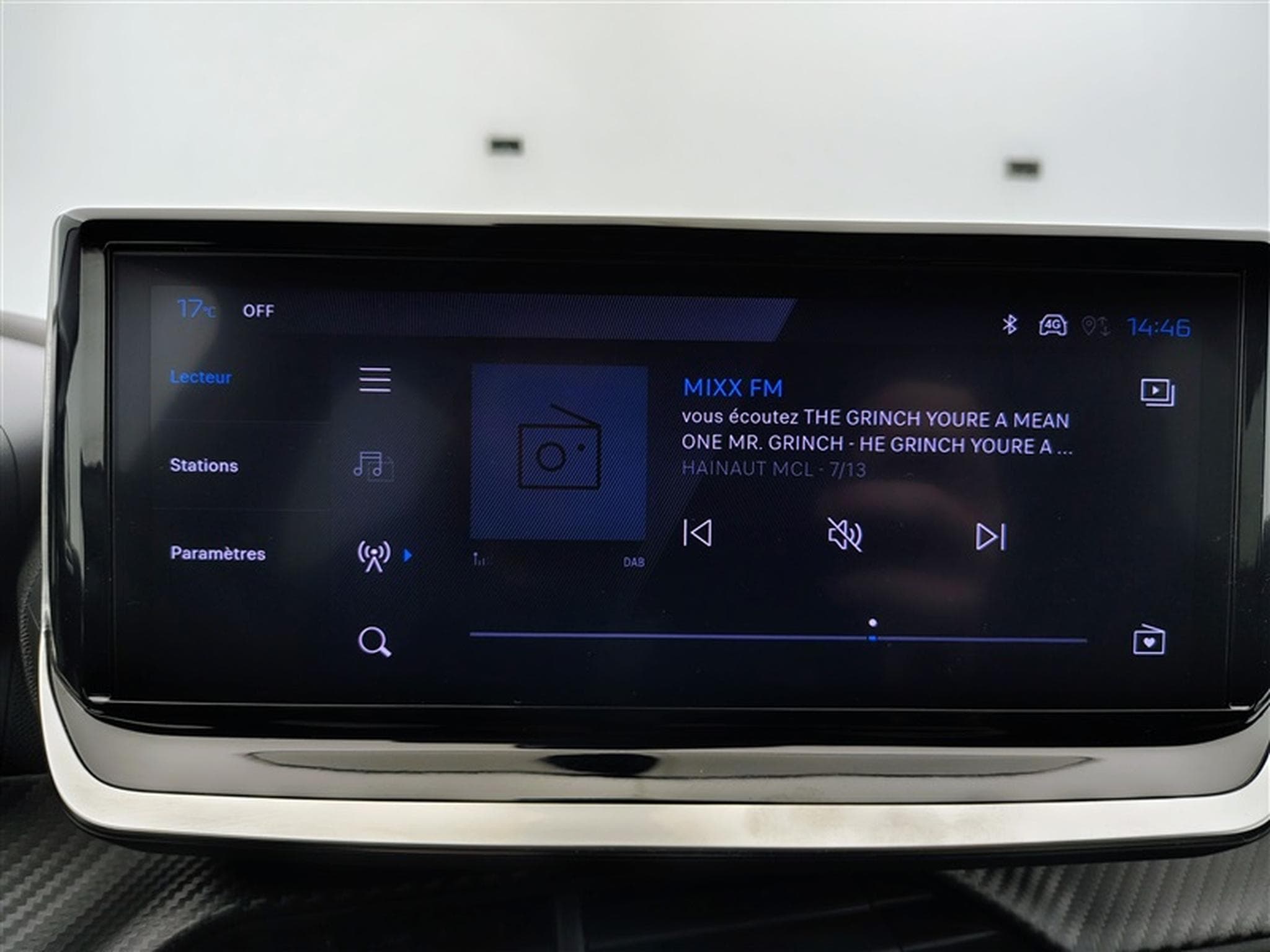 Peugeot 208 1.2 Hybrid 100cv e-DSC6 Allure CARPLAY / FULL LED / S-CUIR (2025) - Foto 11