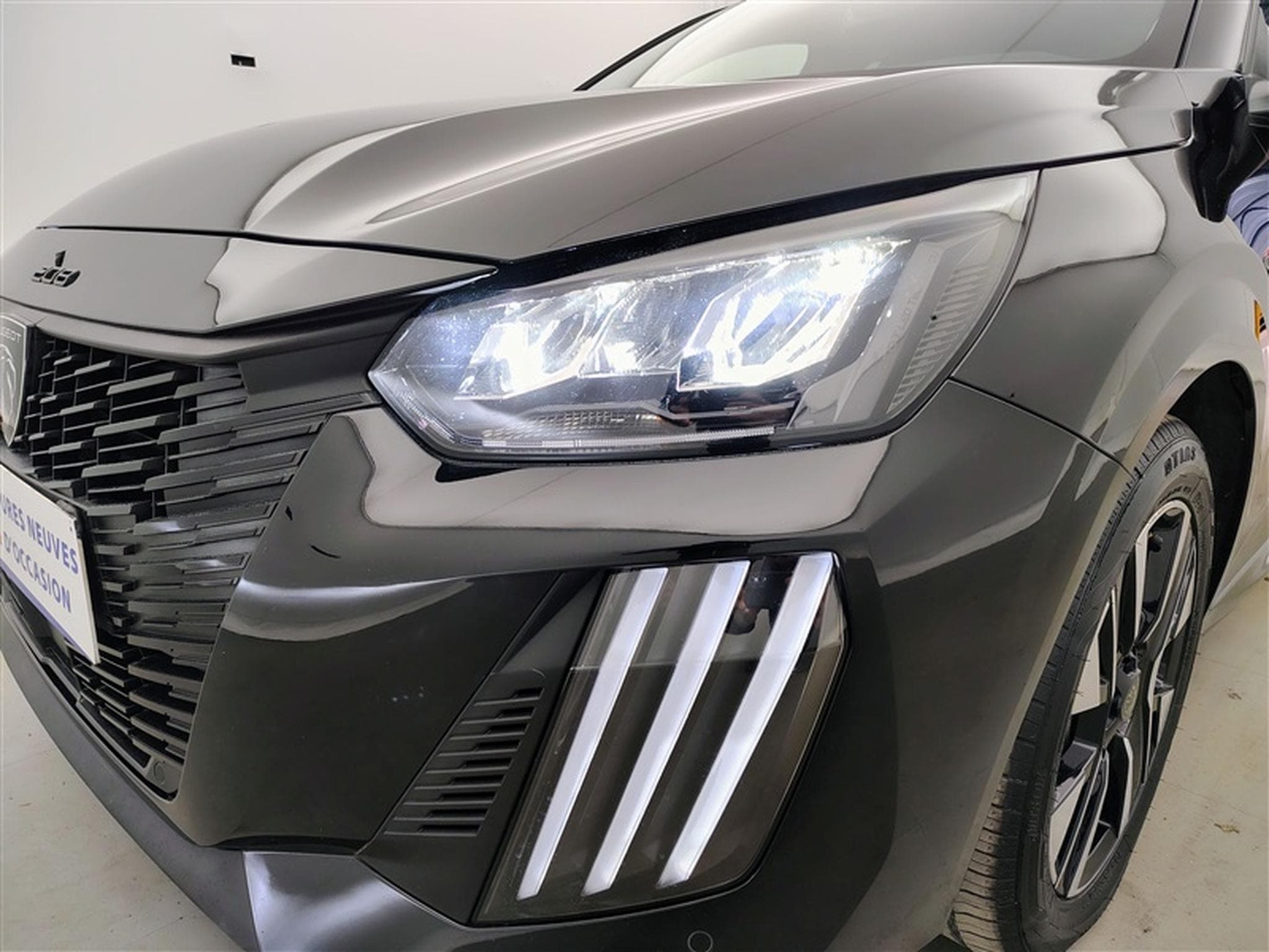 Peugeot 208 1.2 Hybrid 100cv e-DSC6 Allure CARPLAY / FULL LED / S-CUIR (2025) - Foto 15
