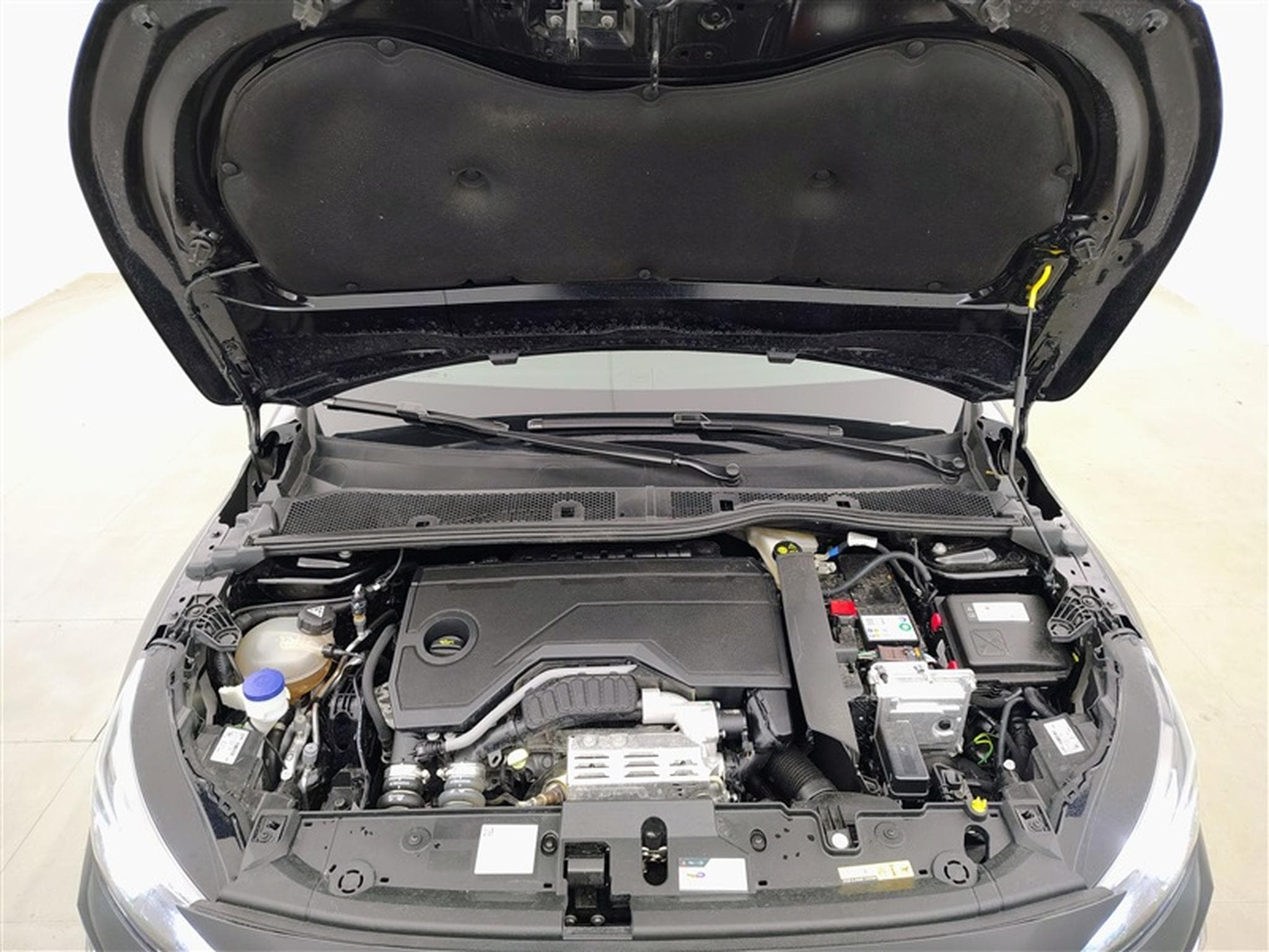 Peugeot 208 1.2 Hybrid 100cv e-DSC6 Allure CARPLAY / FULL LED / S-CUIR (2025) - Foto 19