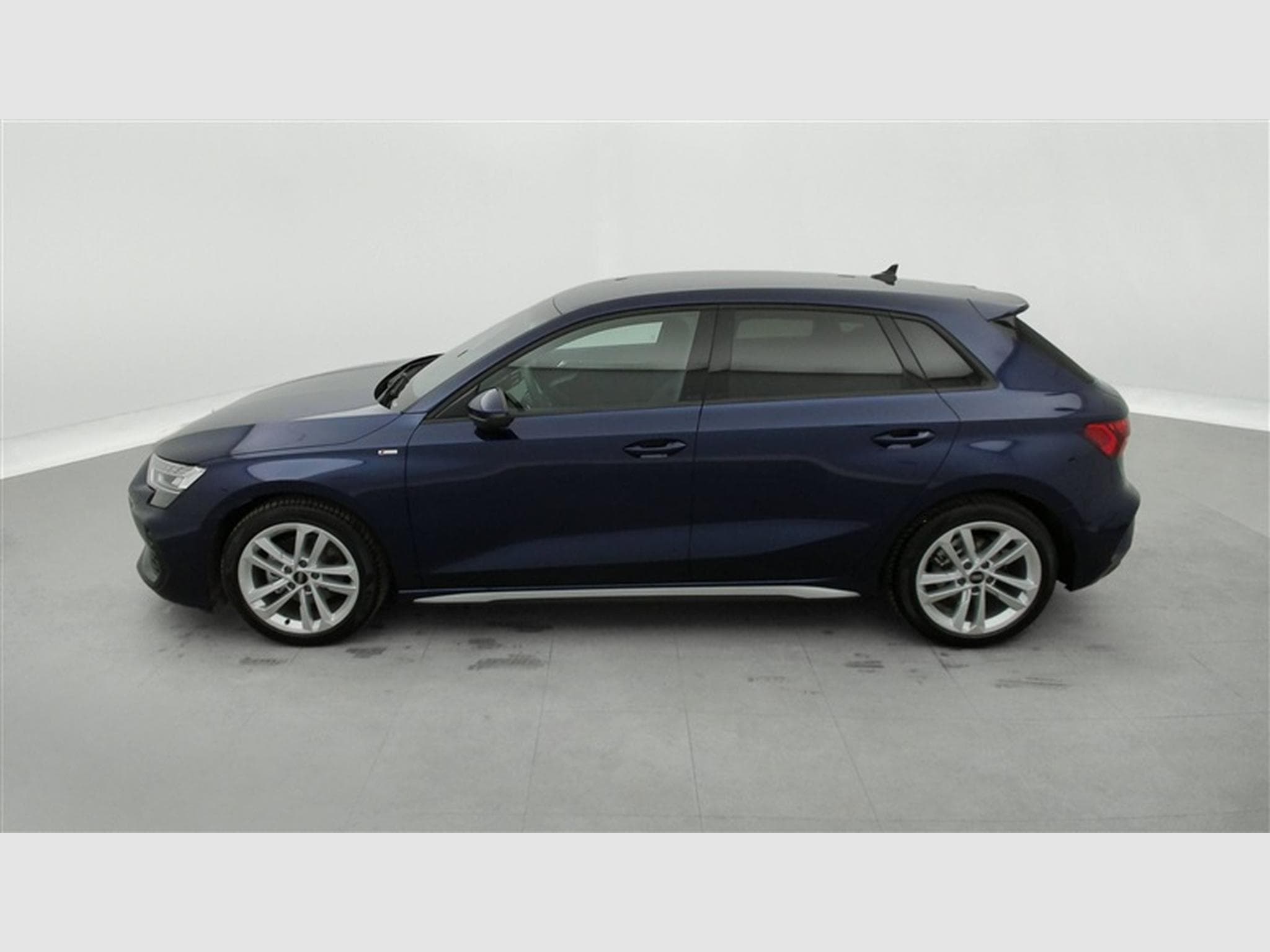 Audi A3 Sportback S line CUIR/CAM/CARPLAY (2026) - Foto 3