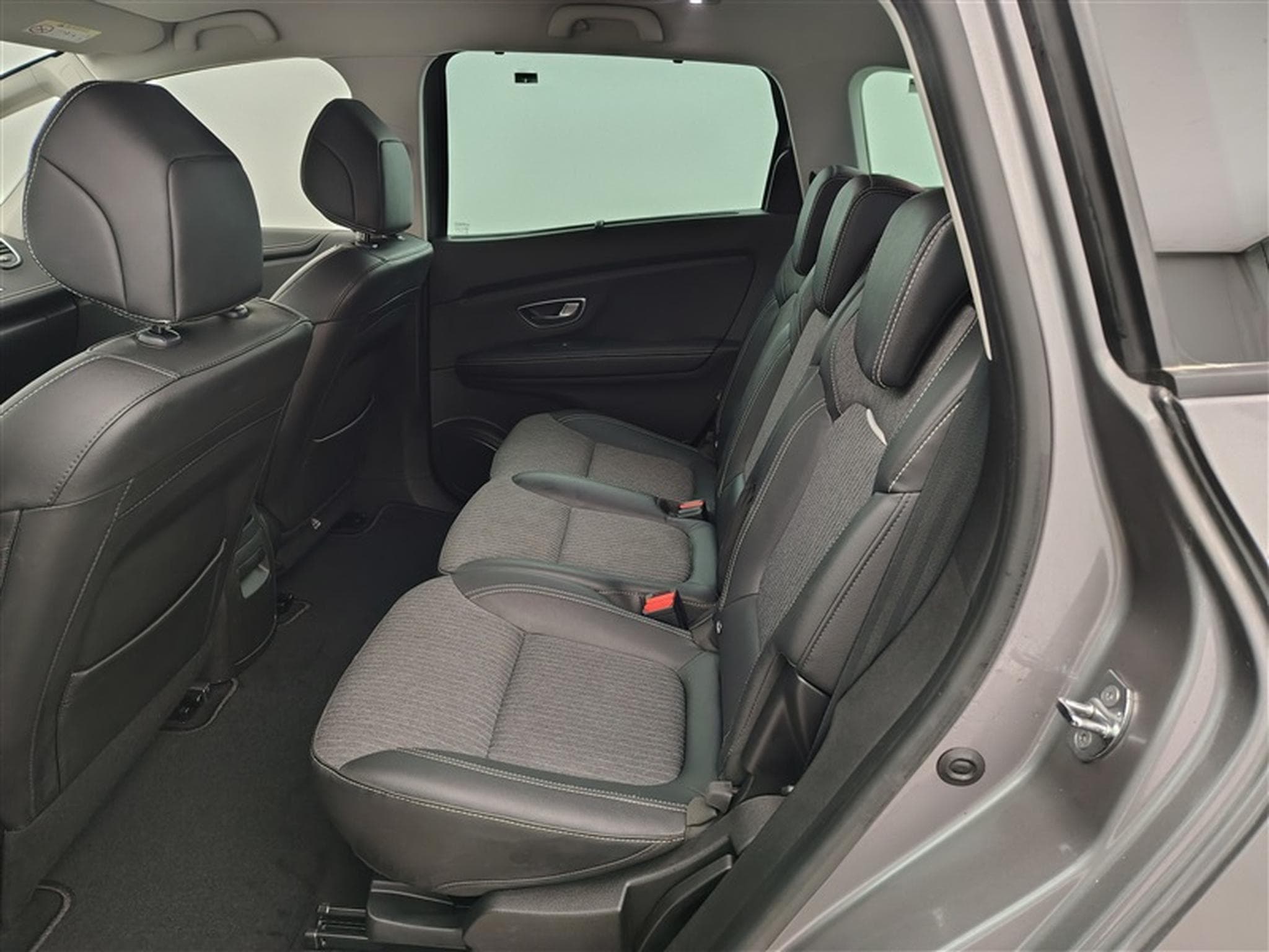Renault Scenic 1.3 TCE 140 Techno 7Pl   Navi / Led / PDC+Caméra (2023) - Foto 13