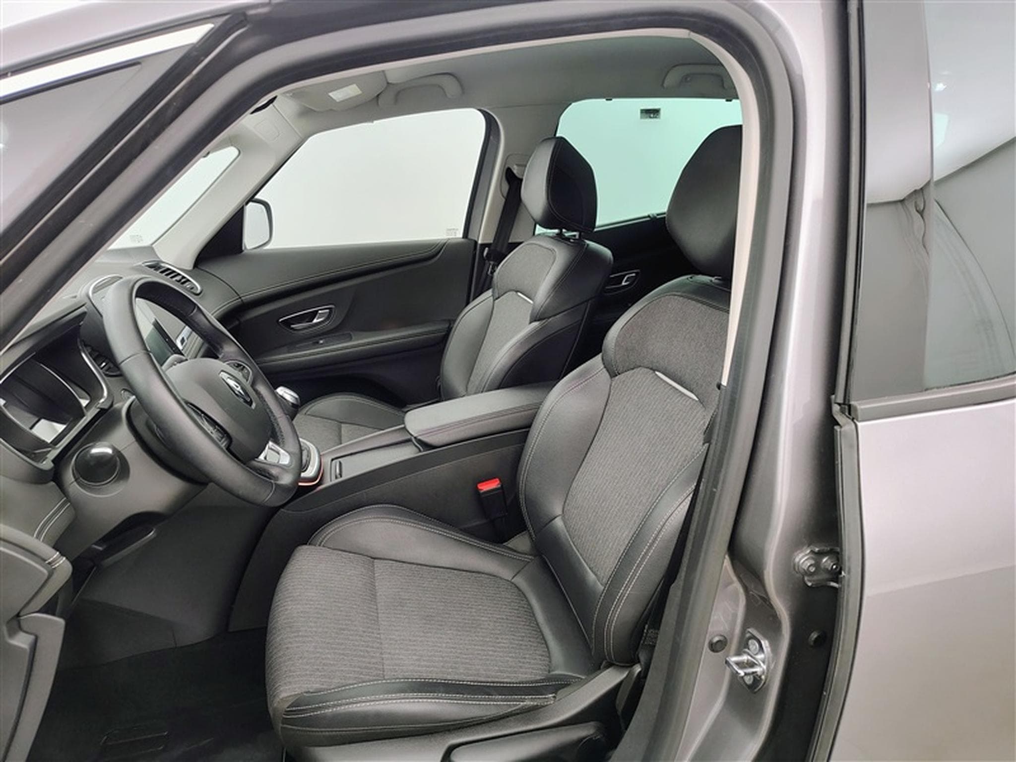 Renault Scenic 1.3 TCE 140 Techno 7Pl   Navi / Led / PDC+Caméra (2023) - Foto 7